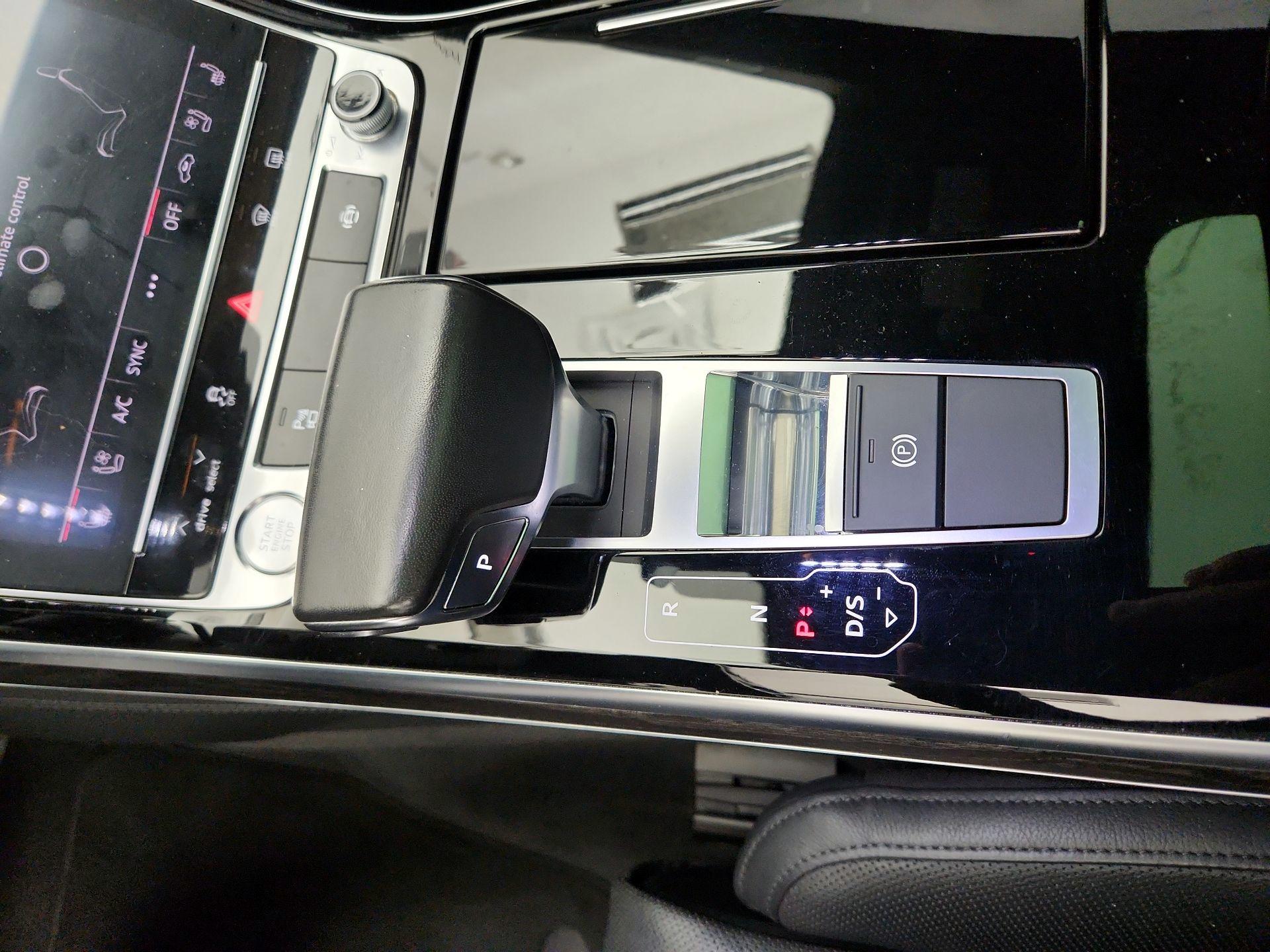 Thumbnail: 2019 Audi A8 - 18