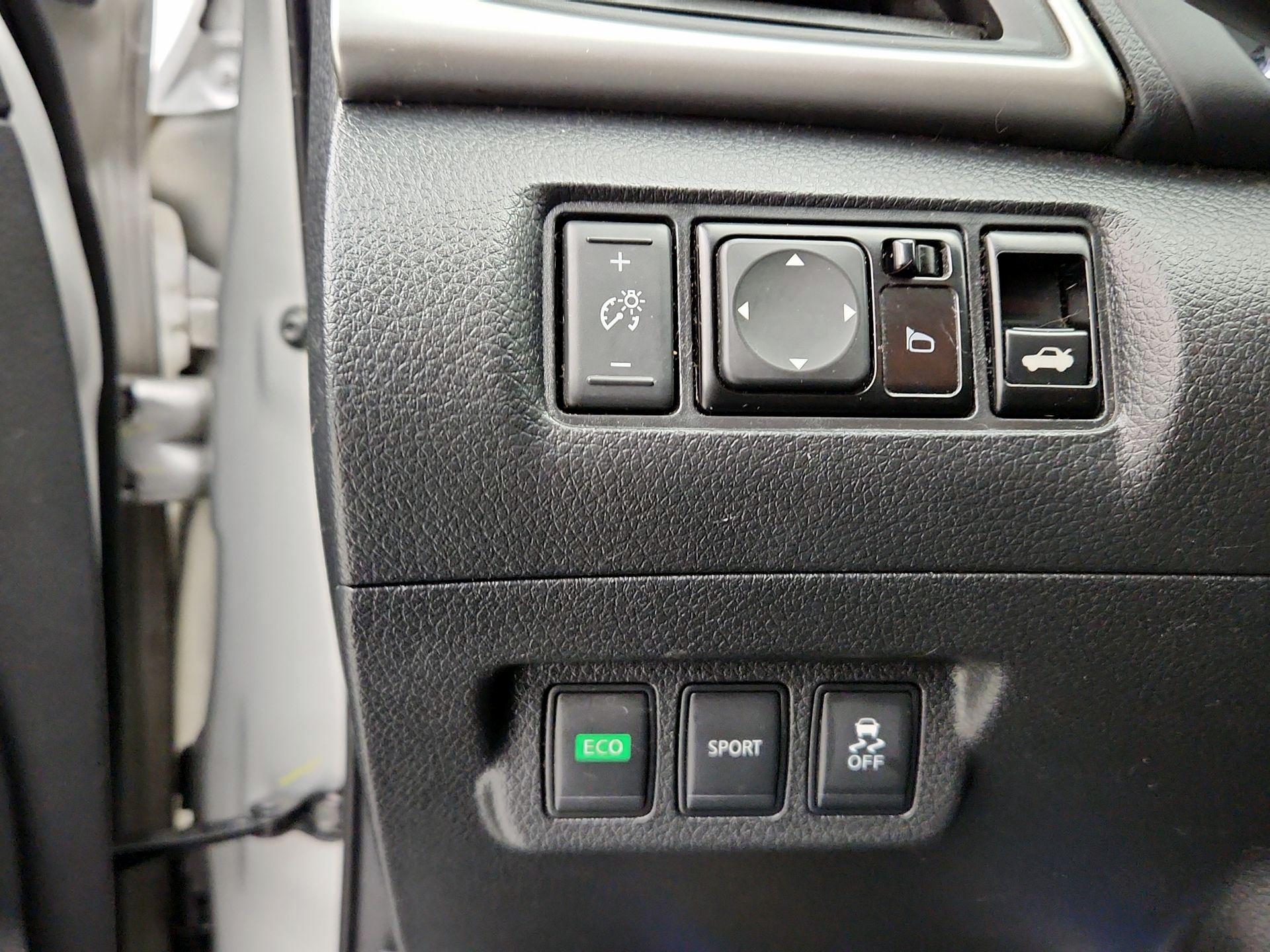 Thumbnail: 2016 Nissan Sentra - 13