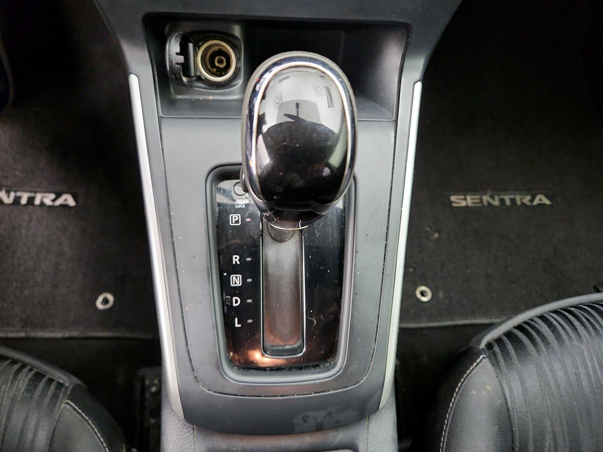 Thumbnail: 2016 Nissan Sentra - 17