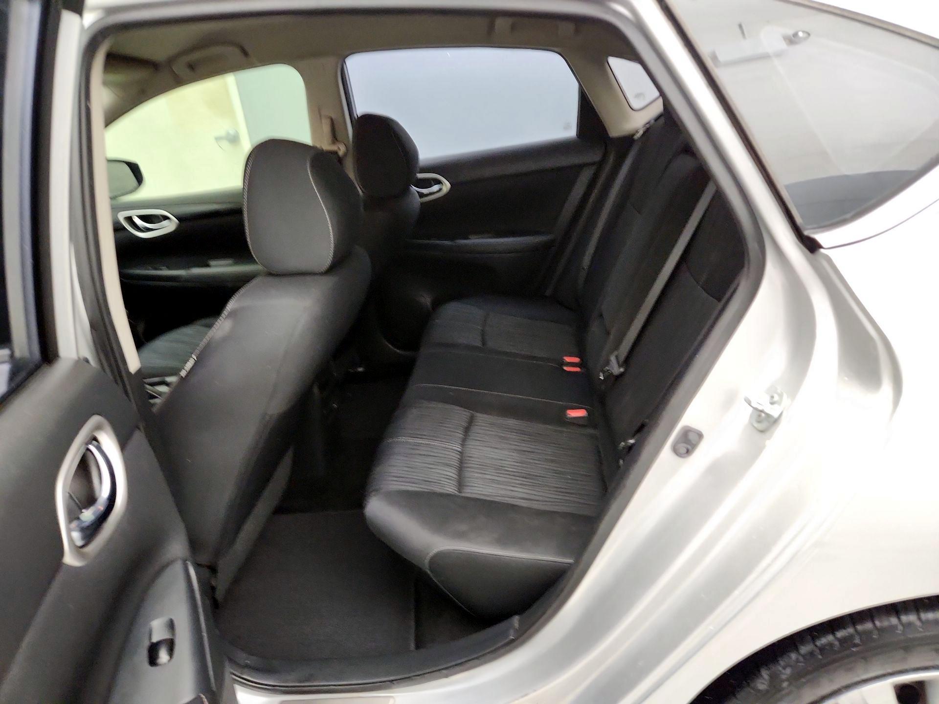 Thumbnail: 2016 Nissan Sentra - 19