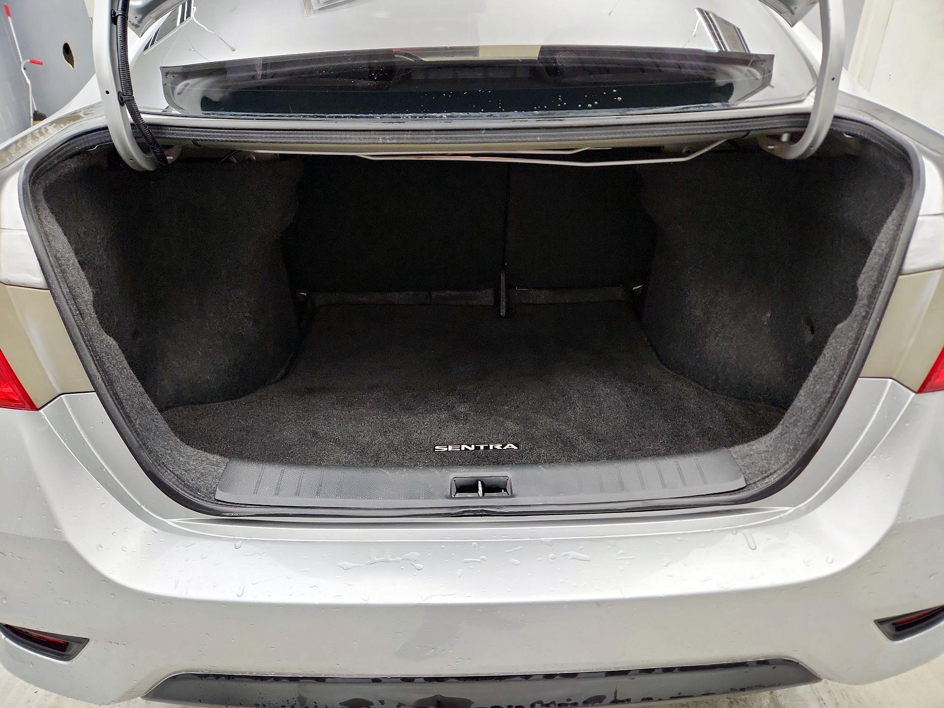 Thumbnail: 2016 Nissan Sentra - 20