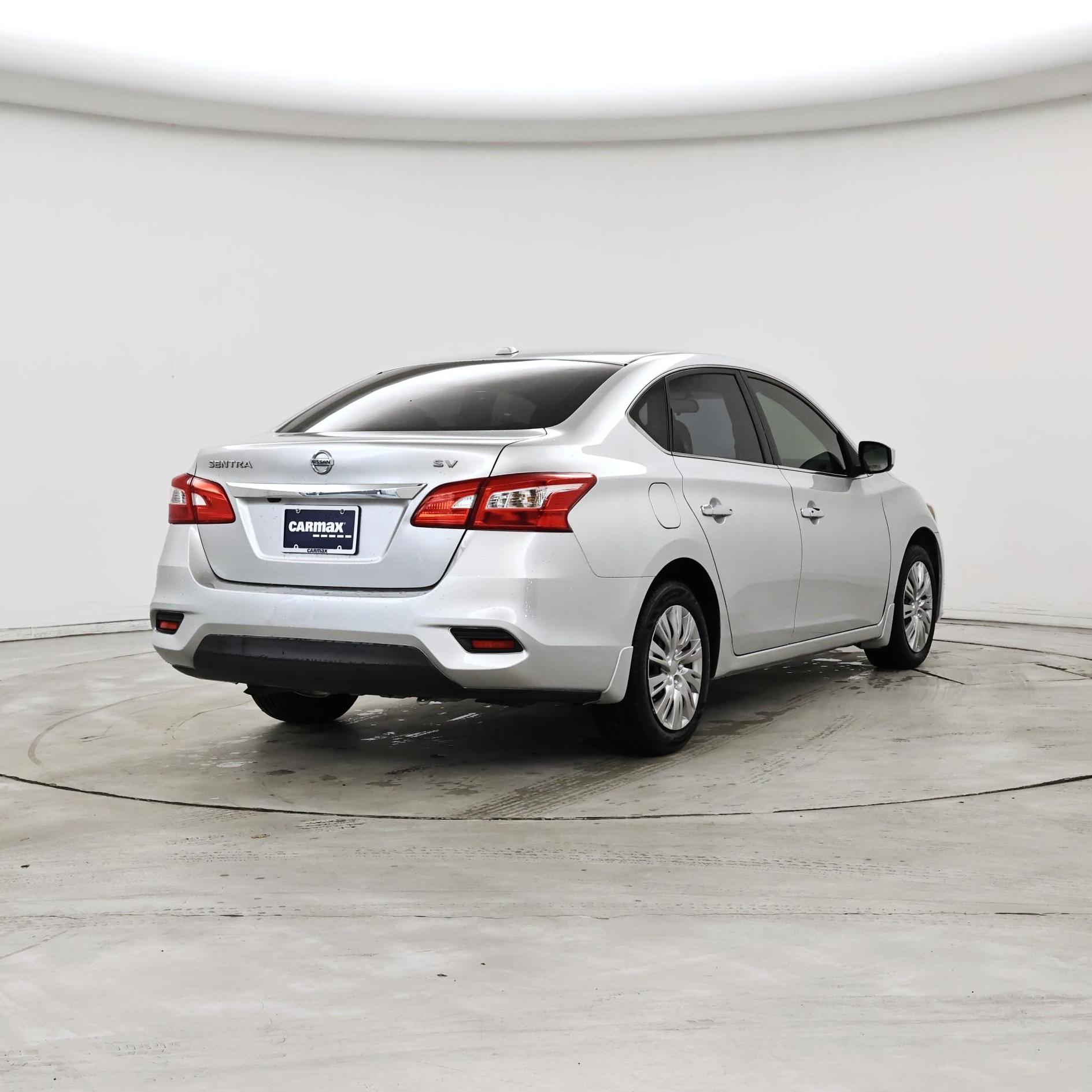 Thumbnail: 2016 Nissan Sentra - 8