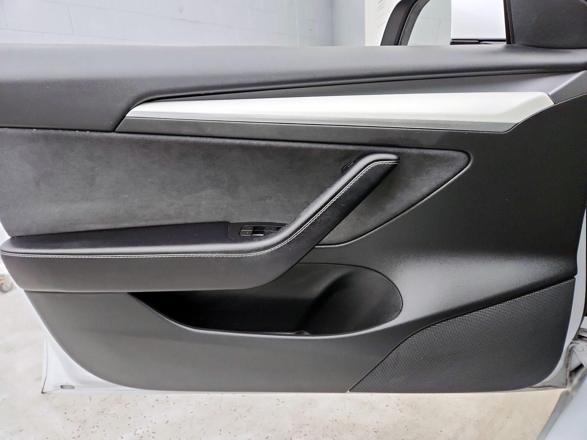 Thumbnail: 2021 Tesla Model 3 - 12