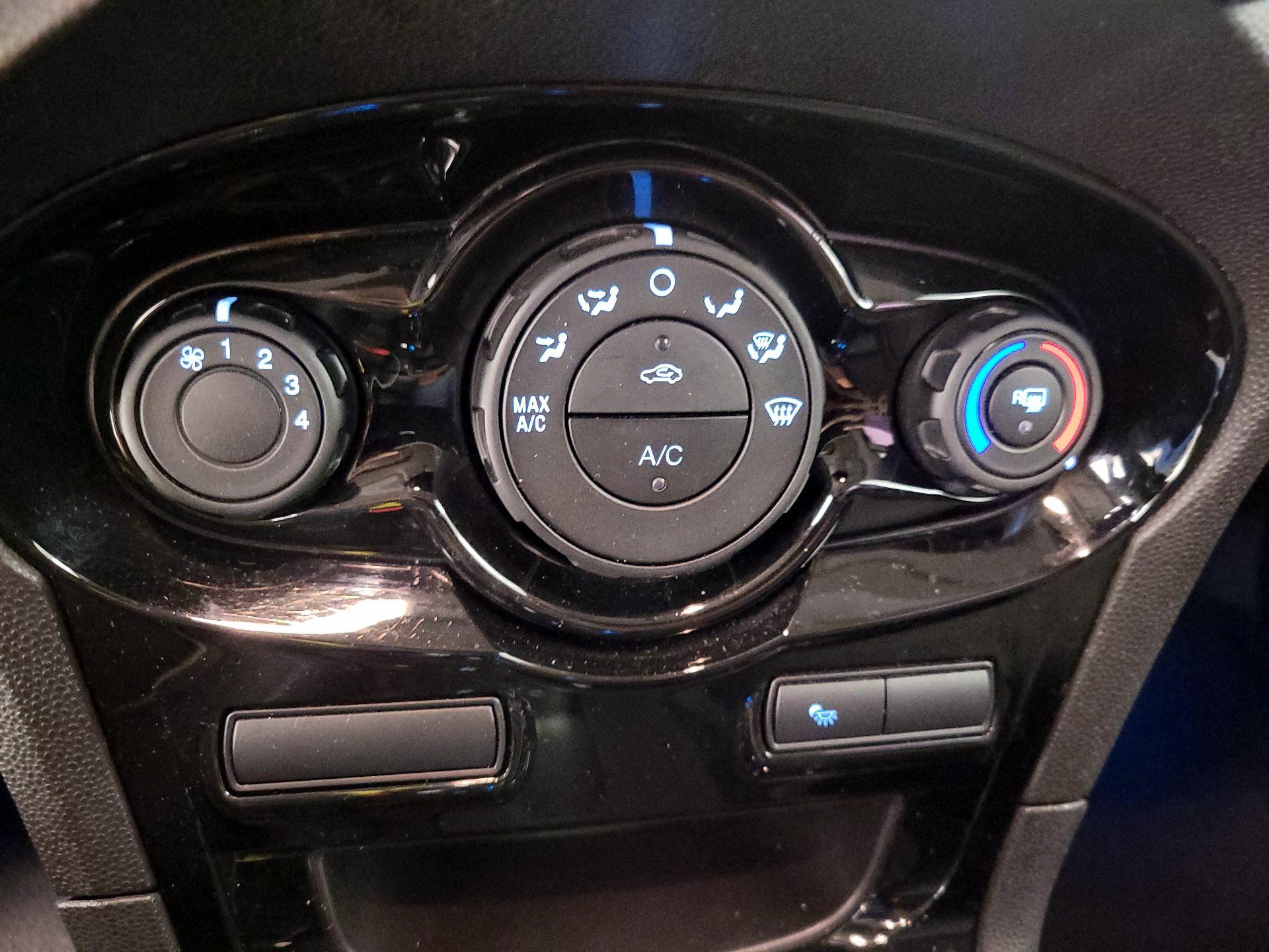 Thumbnail: 2019 Ford Fiesta - 16