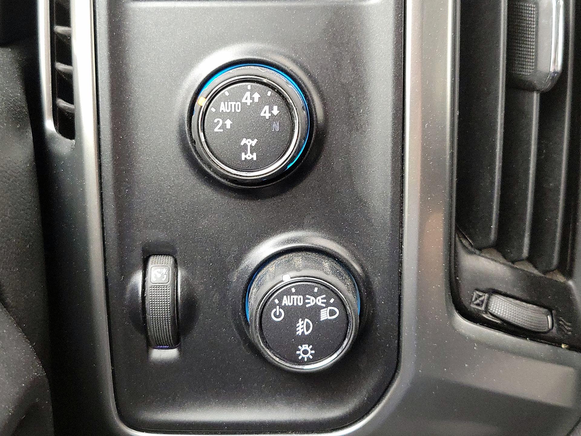 Thumbnail: 2015 Chevrolet Silverado 1500 - 13