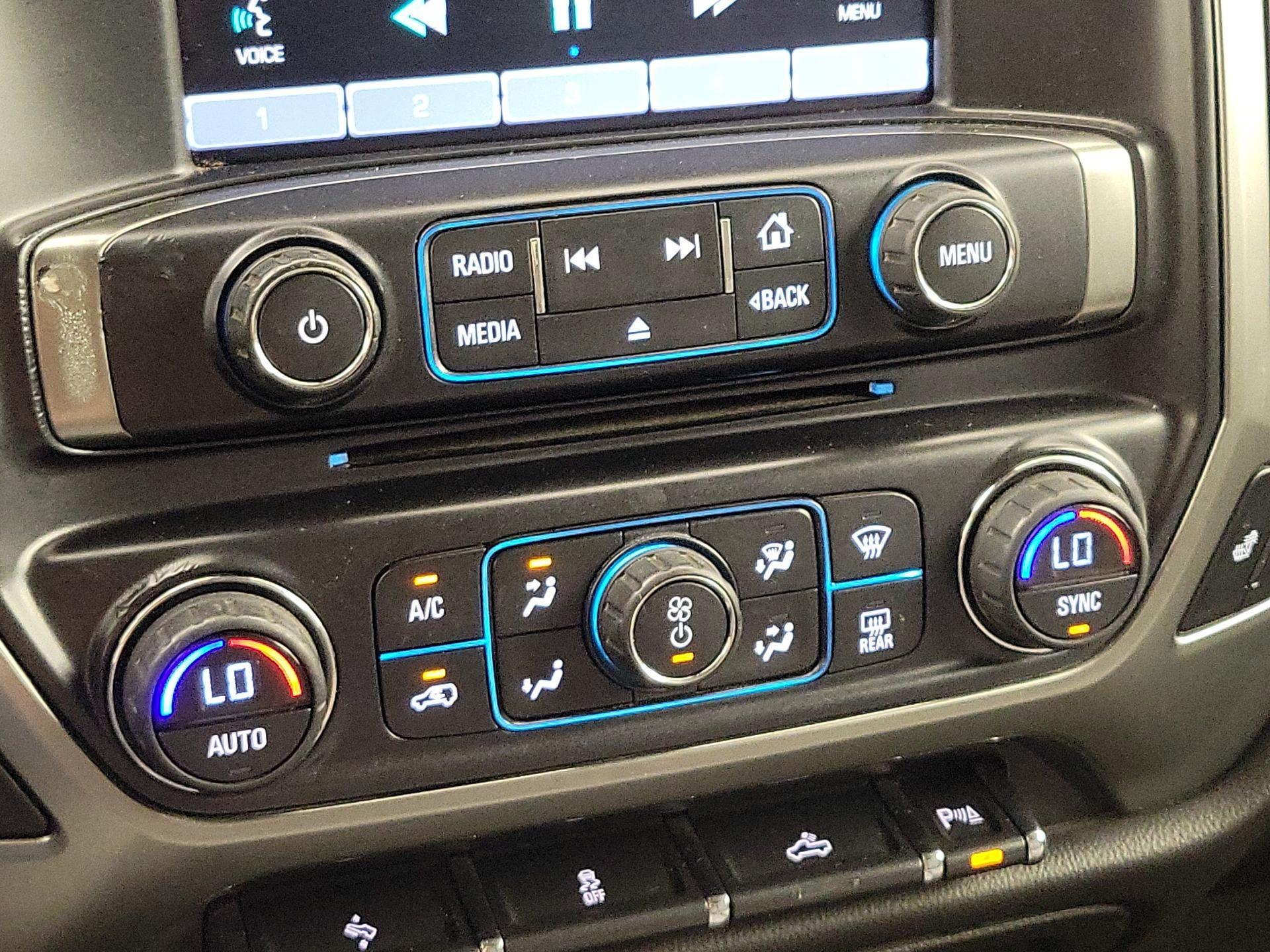 Thumbnail: 2015 Chevrolet Silverado 1500 - 16