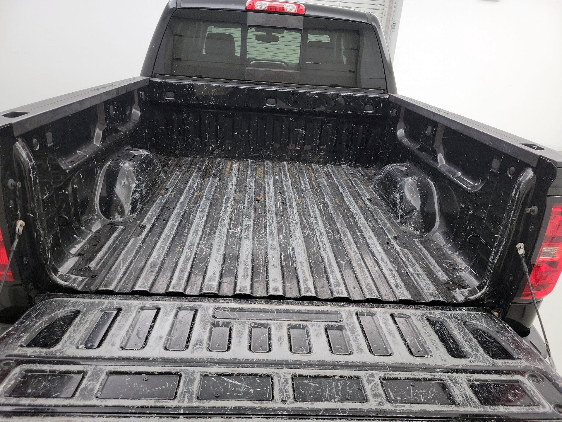 Thumbnail: 2015 Chevrolet Silverado 1500 - 20