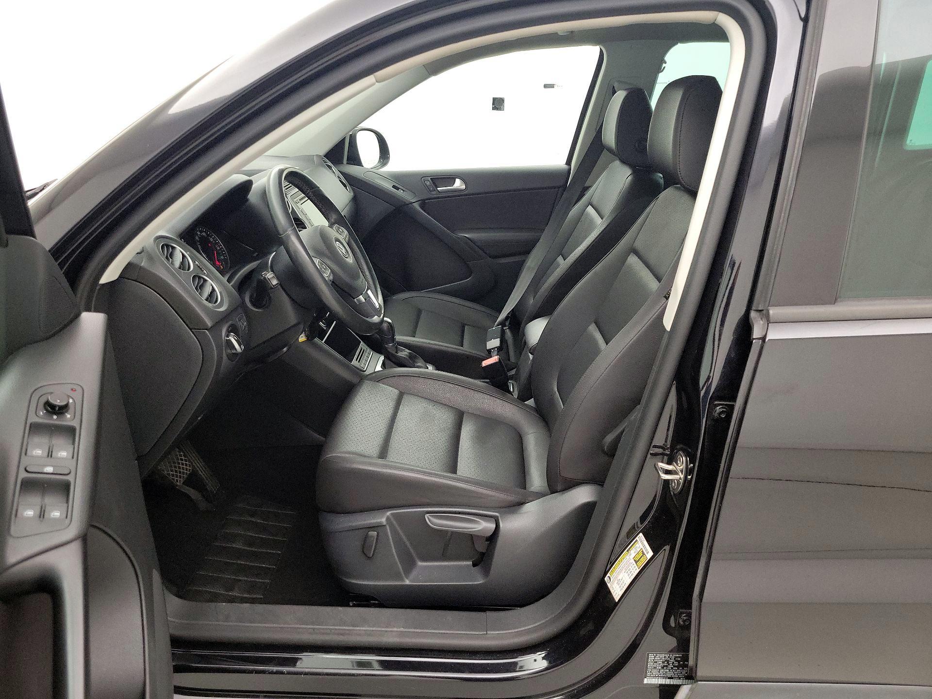 Thumbnail: 2015 Volkswagen Tiguan - 11