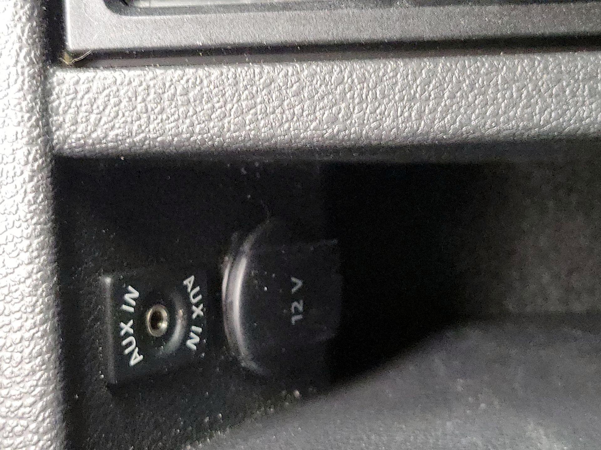 Thumbnail: 2015 Volkswagen Tiguan - 18