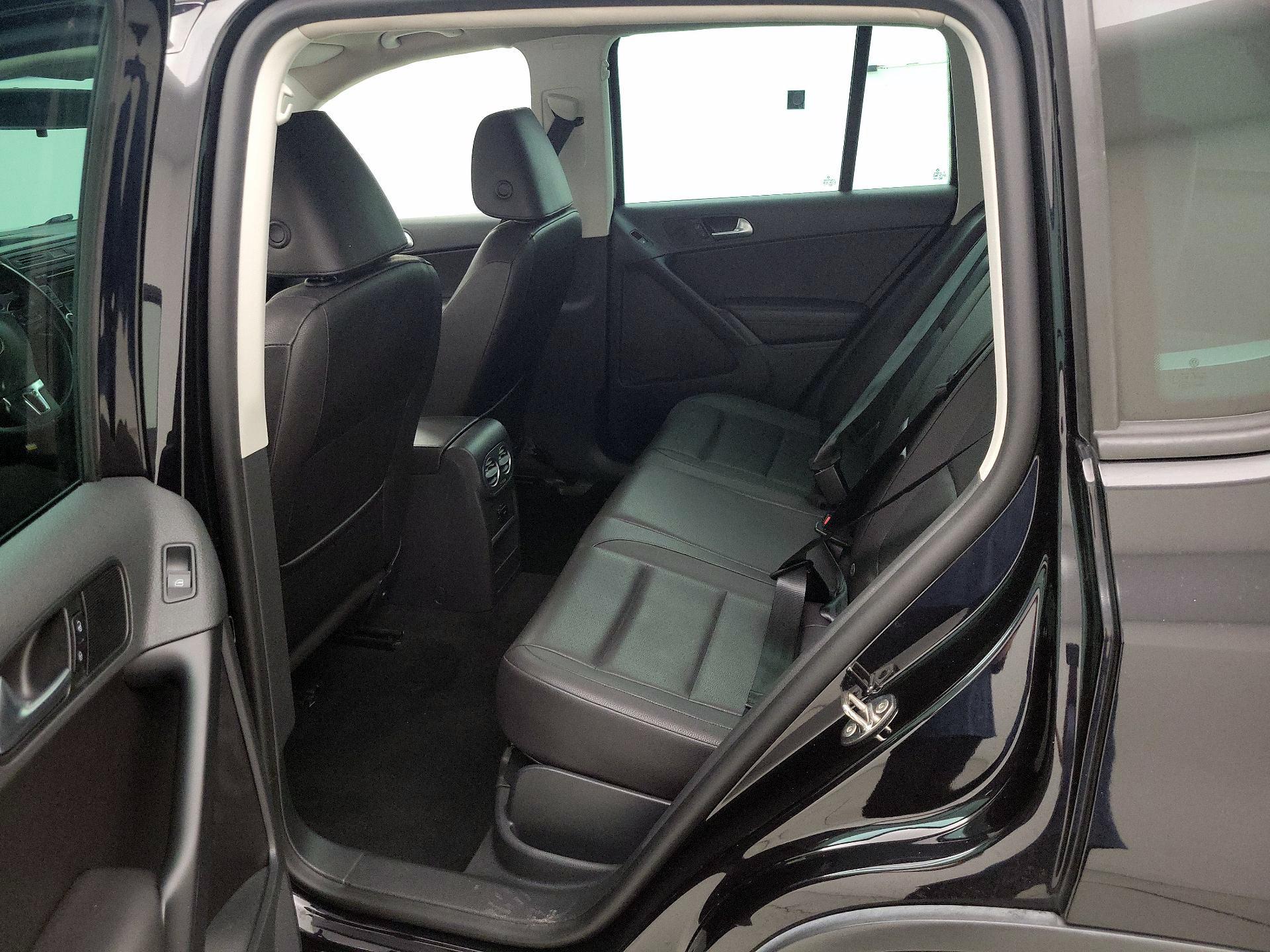 Thumbnail: 2015 Volkswagen Tiguan - 19