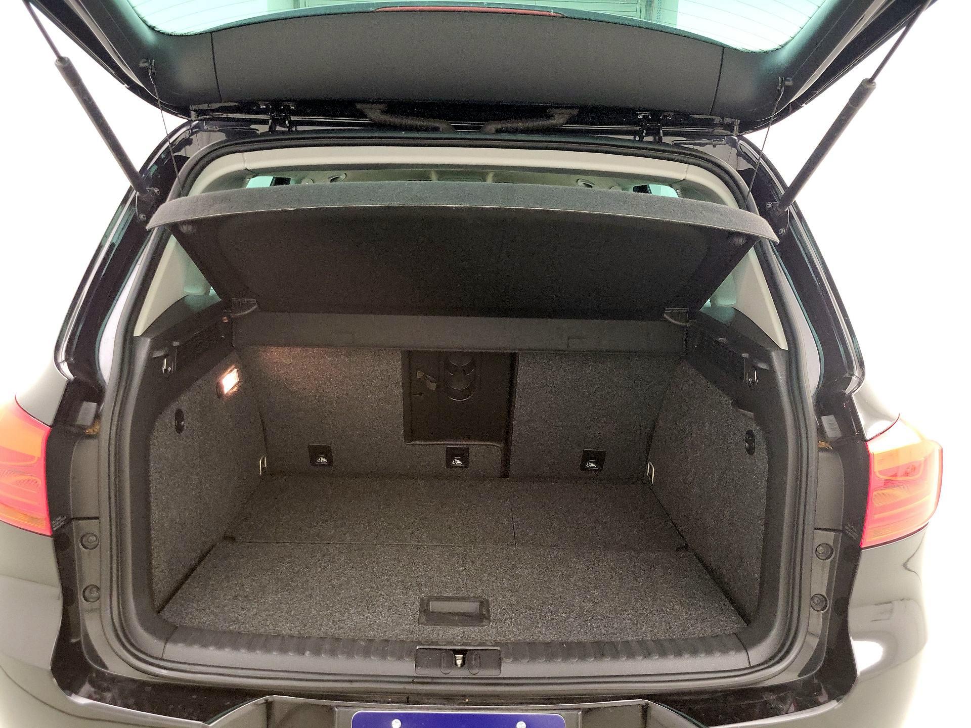 Thumbnail: 2015 Volkswagen Tiguan - 20