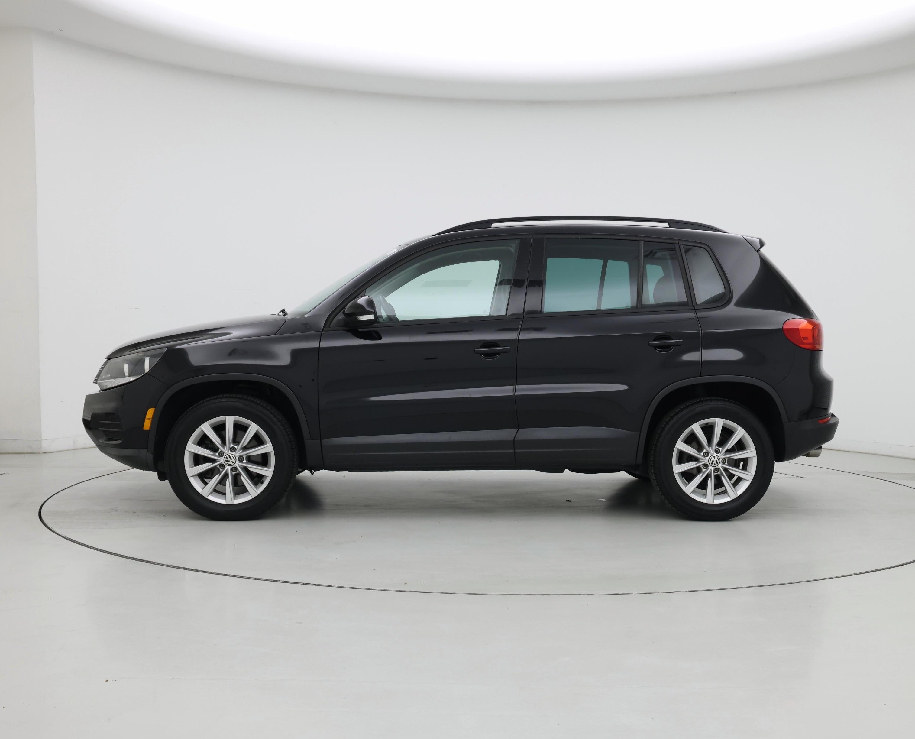 Thumbnail: 2015 Volkswagen Tiguan - 3