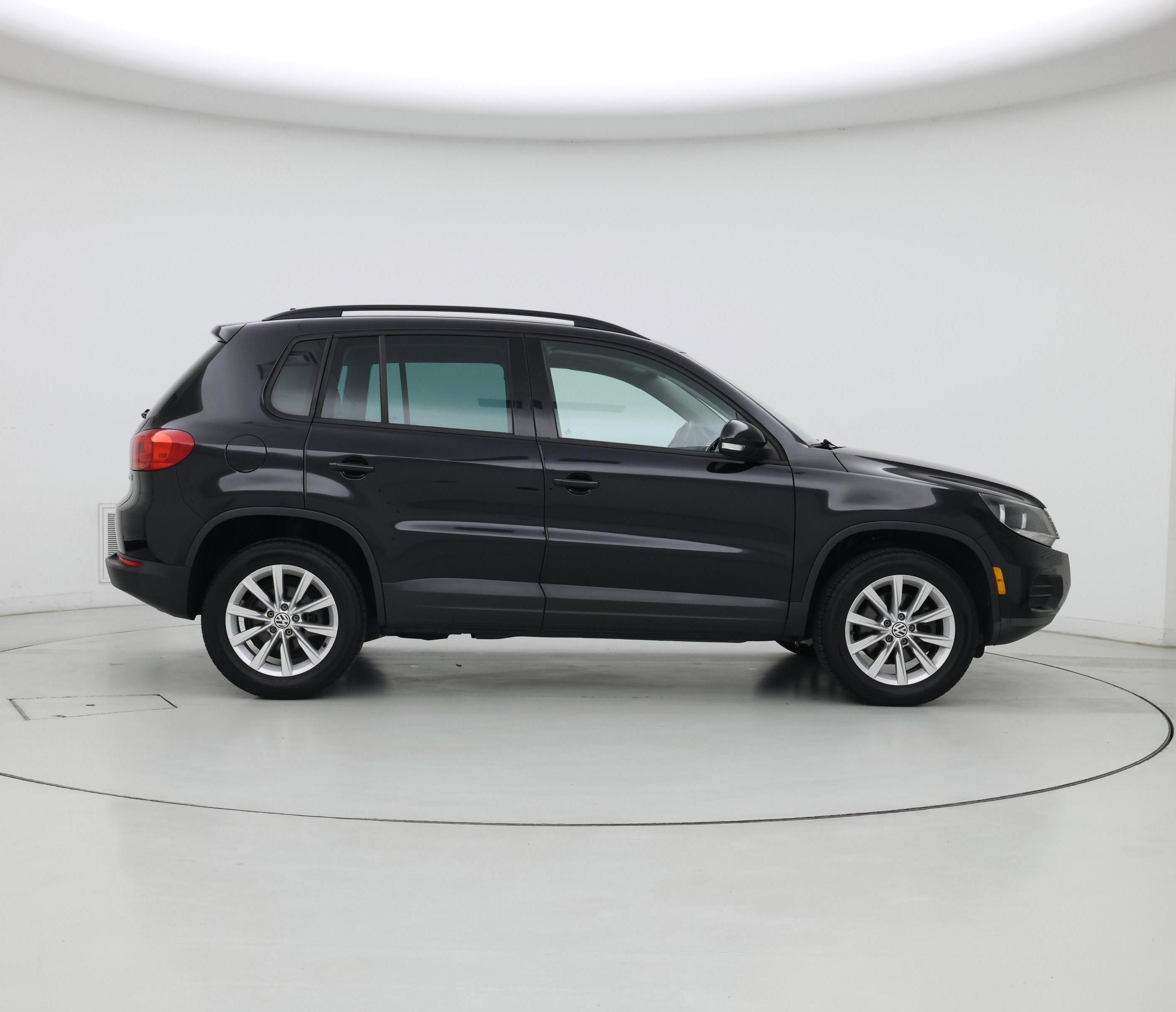 Thumbnail: 2015 Volkswagen Tiguan - 7