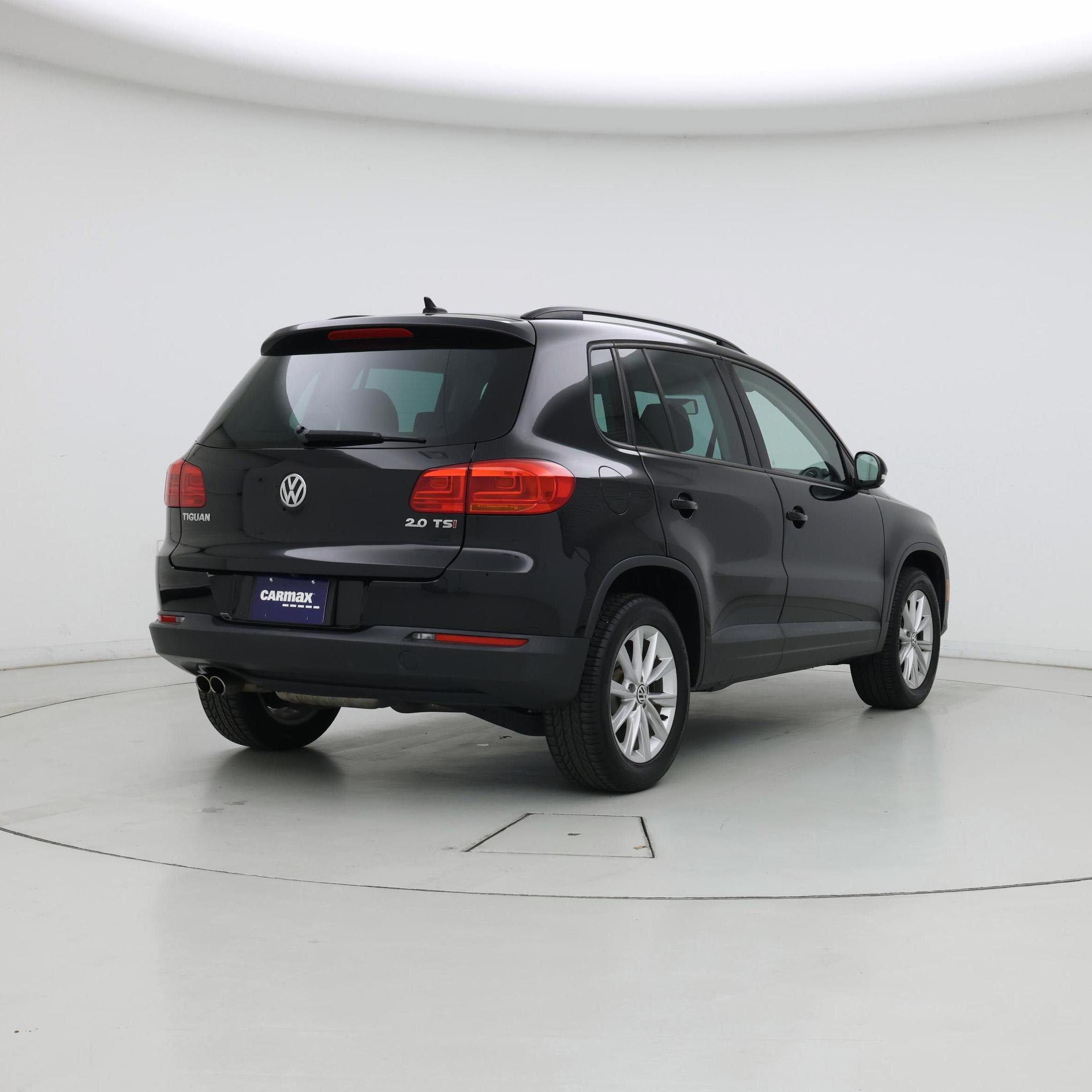 Thumbnail: 2015 Volkswagen Tiguan - 8