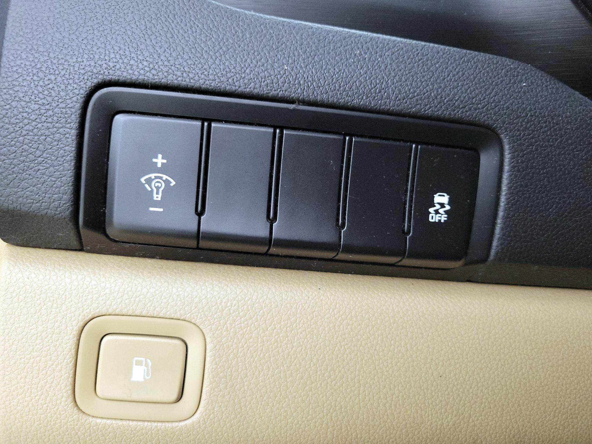 Thumbnail: 2016 Kia Sedona - 13