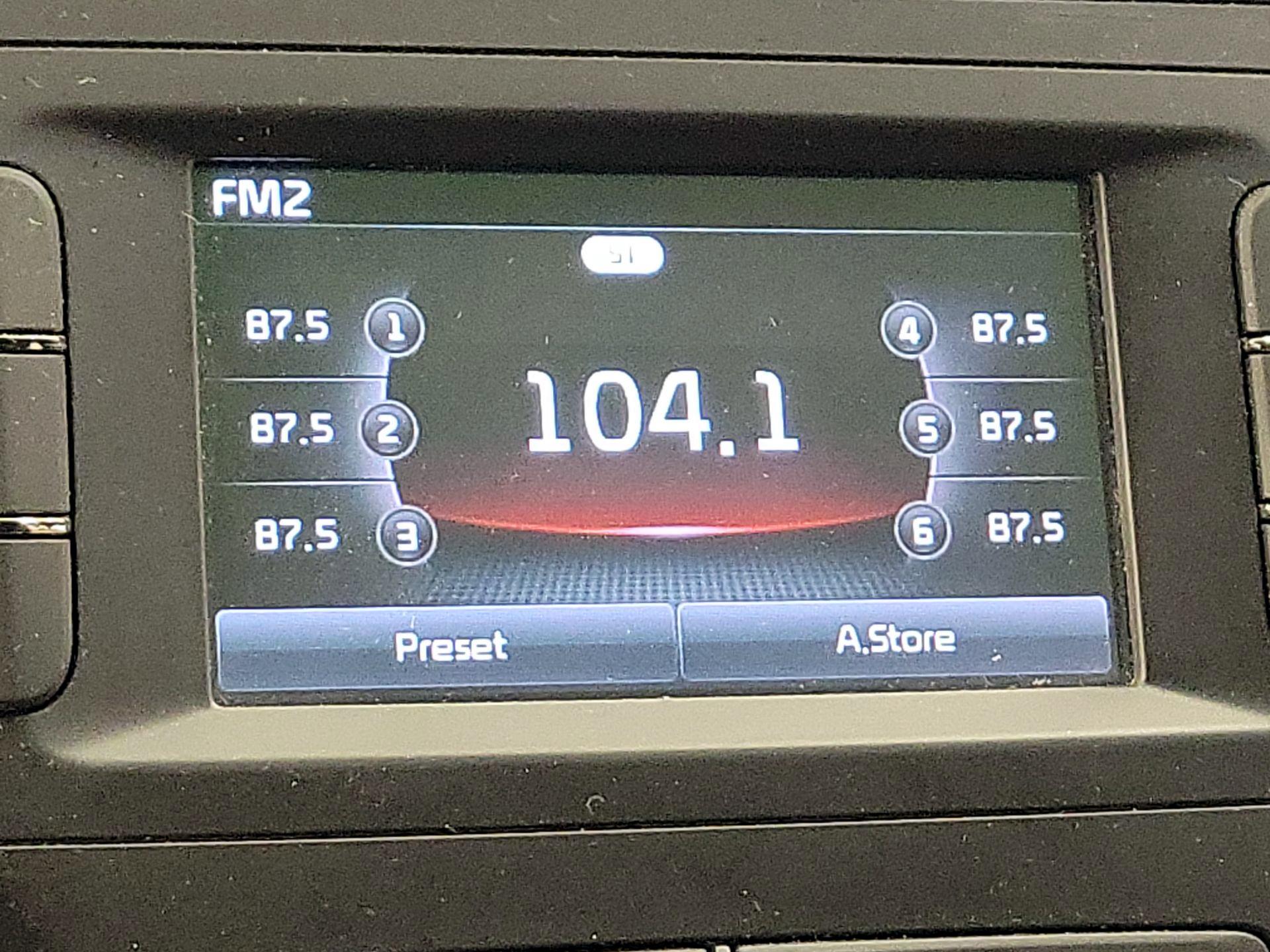 Thumbnail: 2016 Kia Sedona - 15