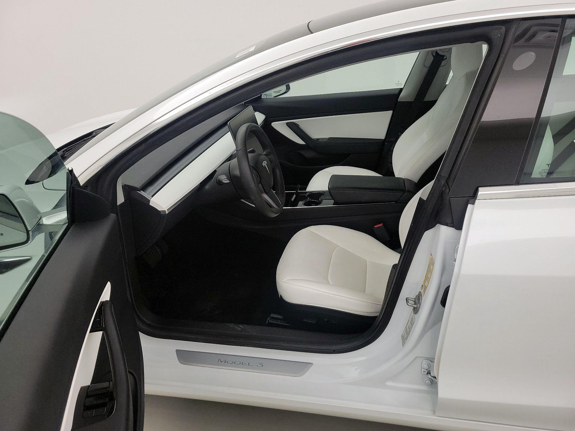 Thumbnail: 2019 Tesla Model 3 - 11