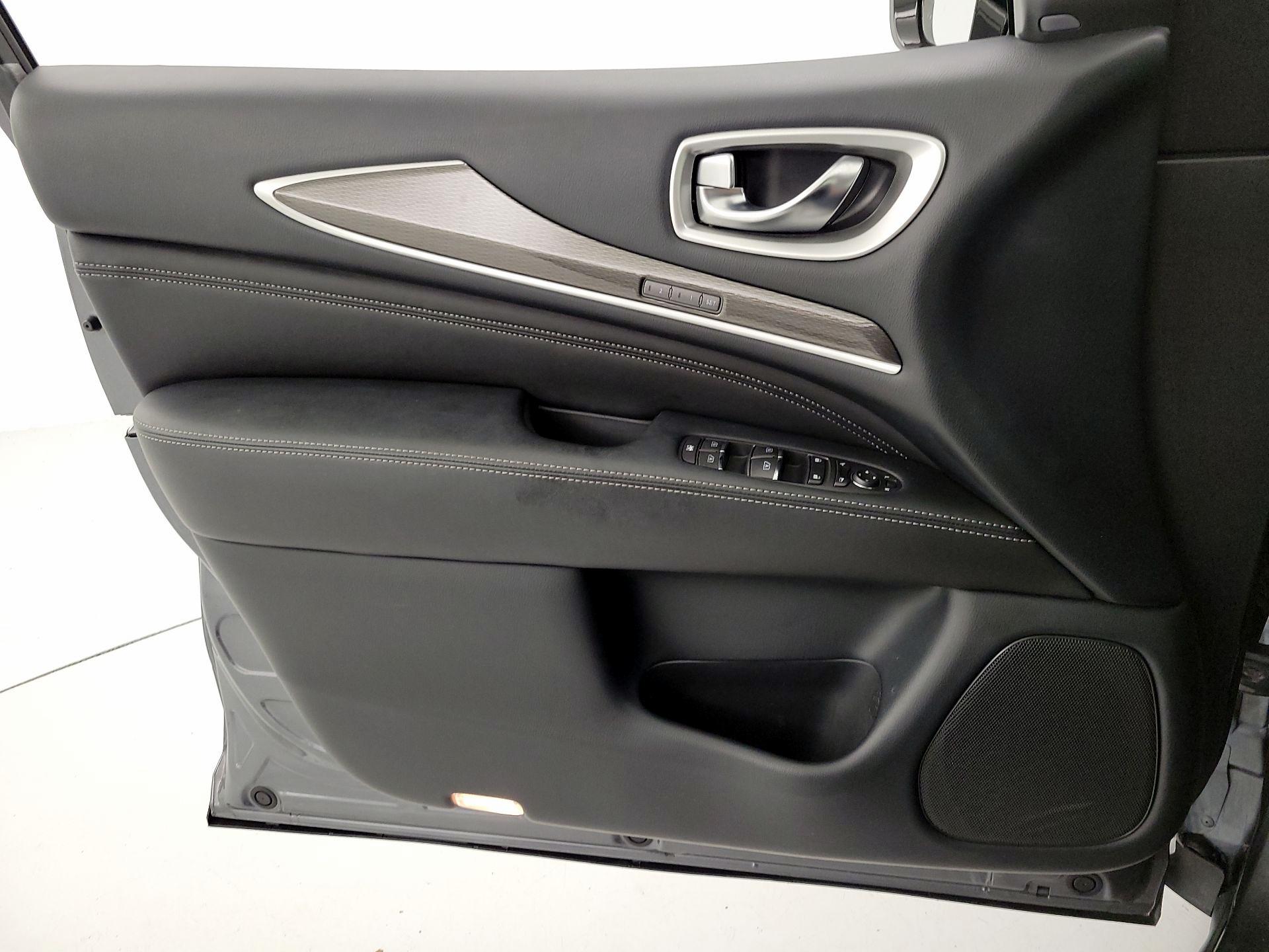 Thumbnail: 2020 INFINITI QX60 - 12