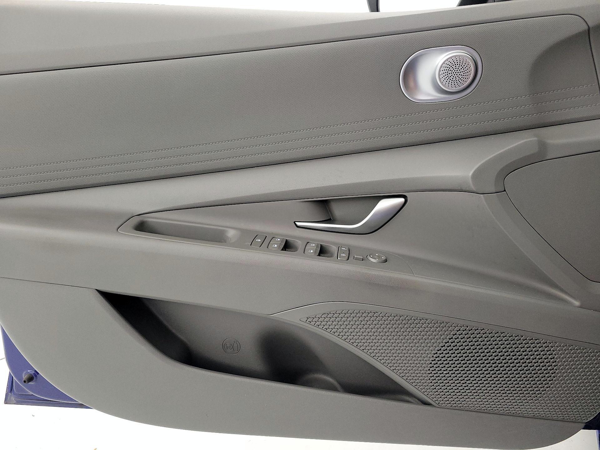 Thumbnail: 2023 Hyundai Elantra - 12