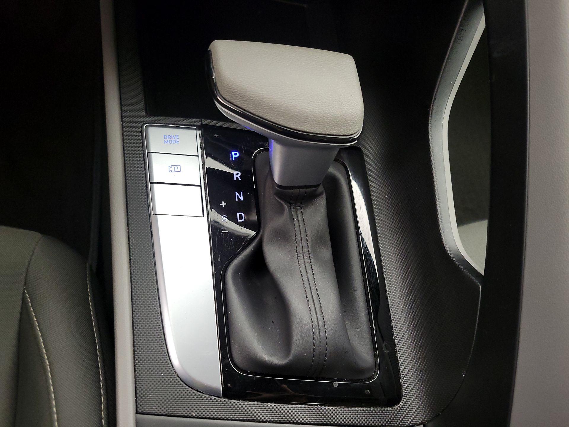 Thumbnail: 2023 Hyundai Elantra - 17