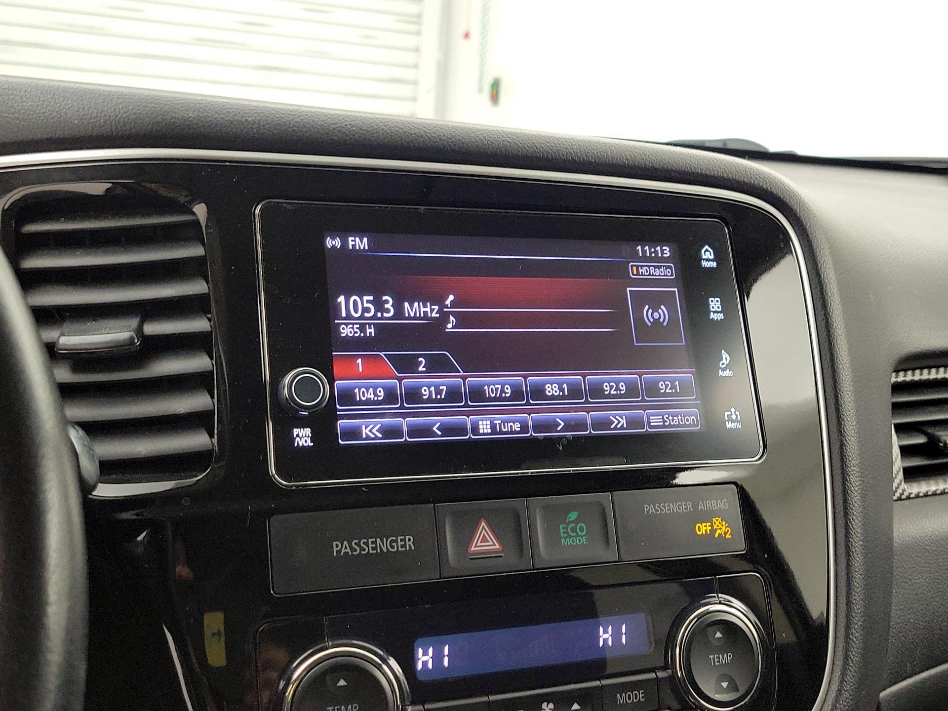 Thumbnail: 2017 Mitsubishi Outlander - 15