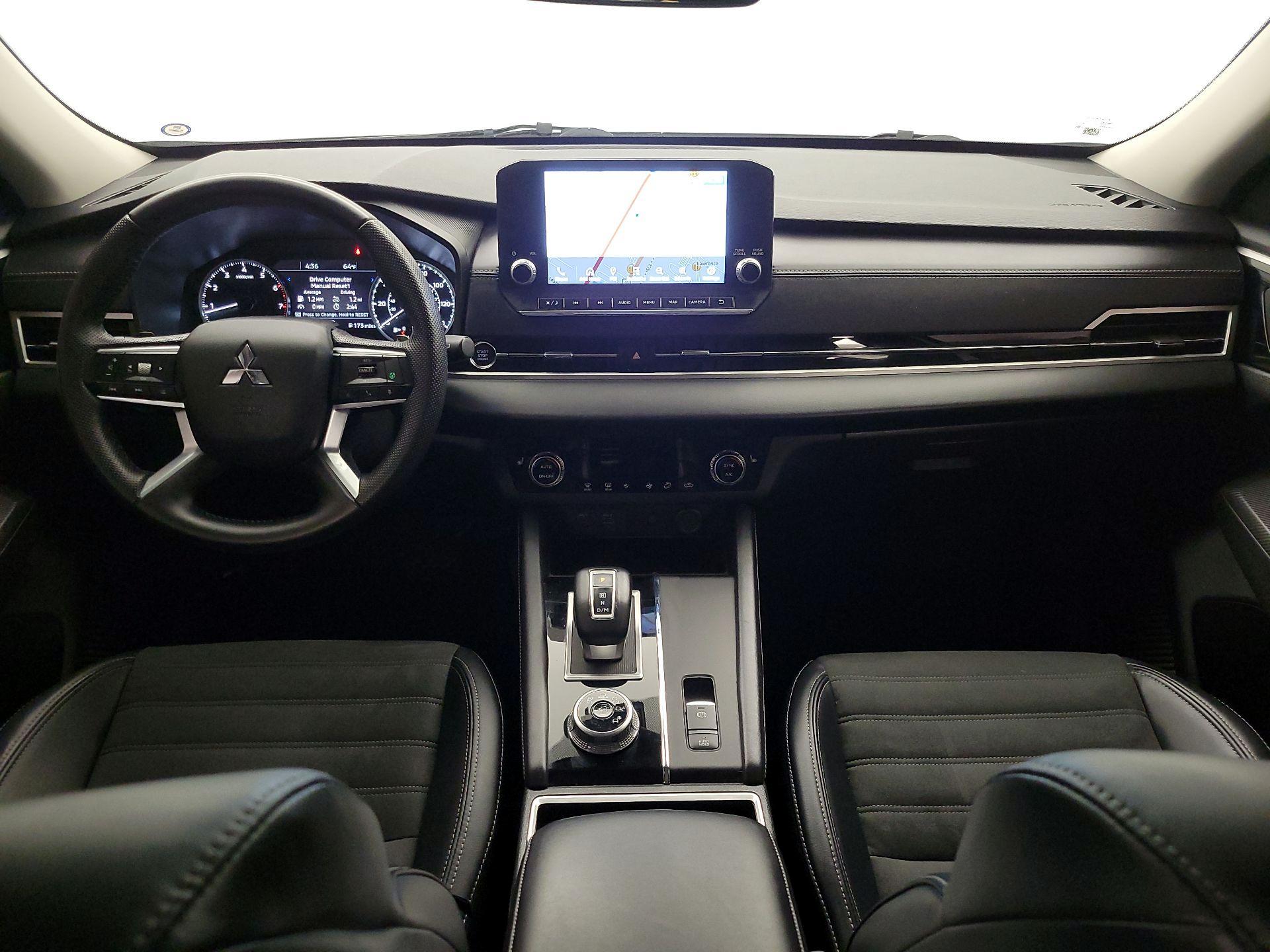 Thumbnail: 2024 Mitsubishi Outlander - 9