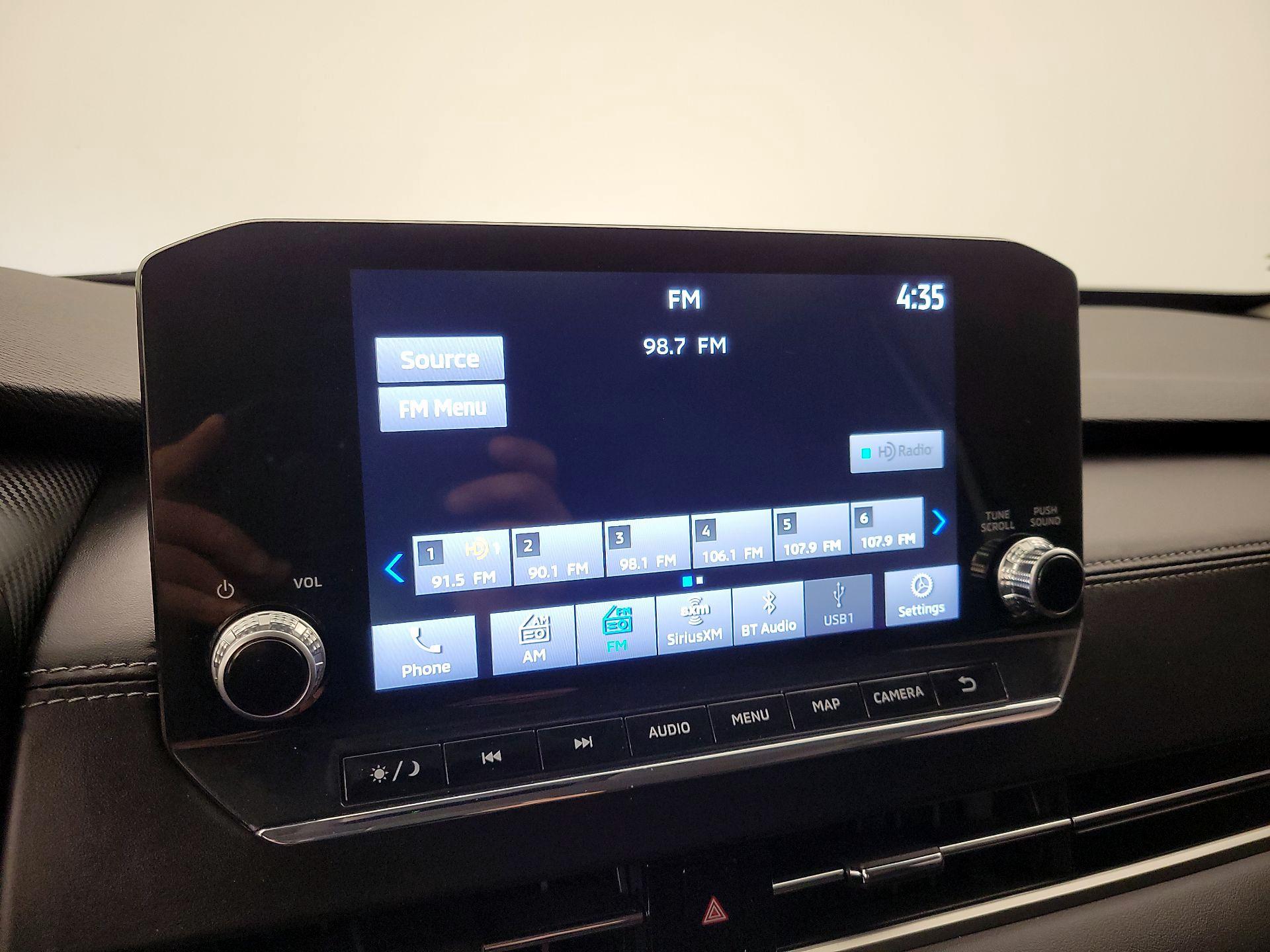 Thumbnail: 2024 Mitsubishi Outlander - 16