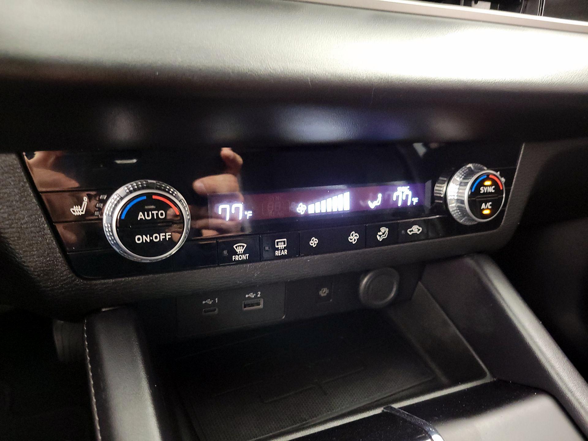 Thumbnail: 2024 Mitsubishi Outlander - 17