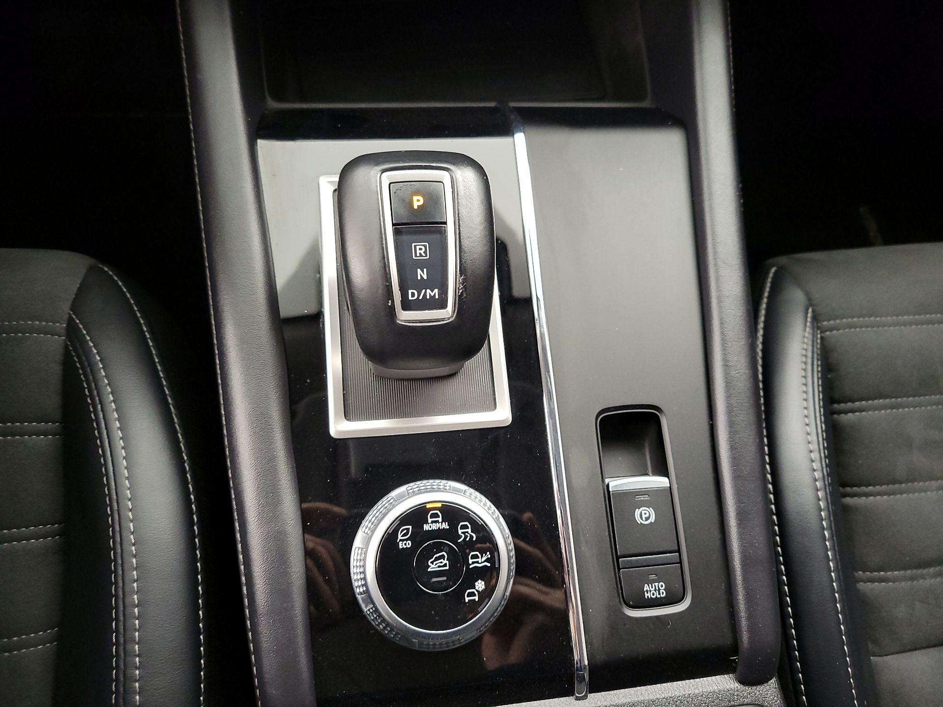 Thumbnail: 2024 Mitsubishi Outlander - 18