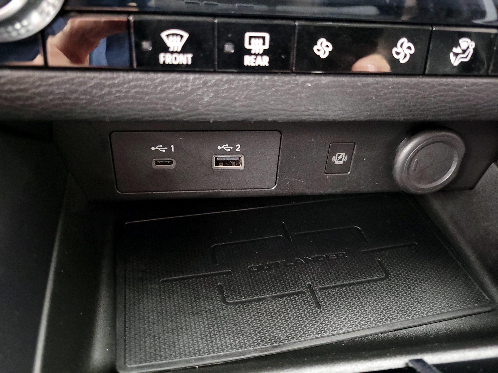 Thumbnail: 2024 Mitsubishi Outlander - 19