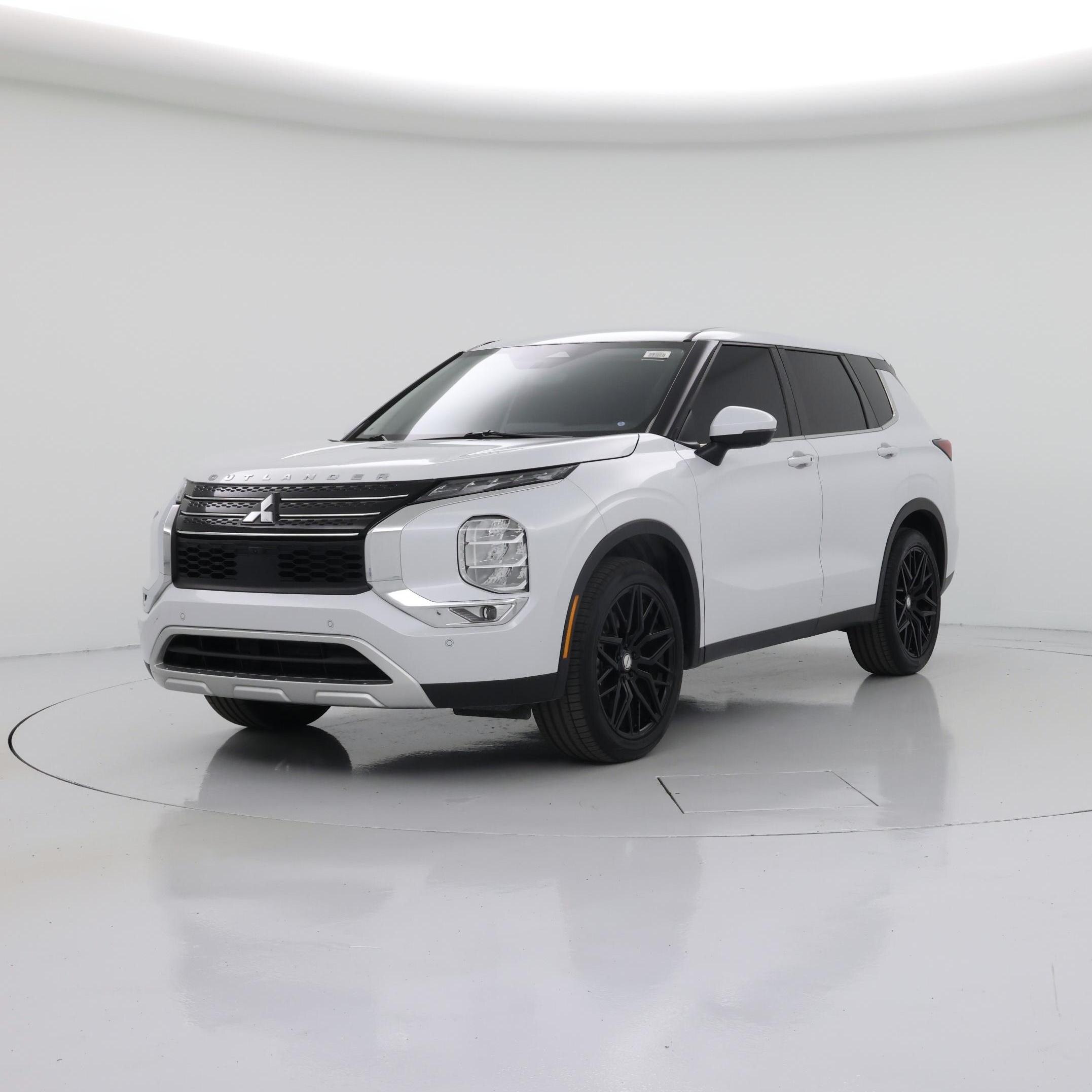 Thumbnail: 2024 Mitsubishi Outlander - 4