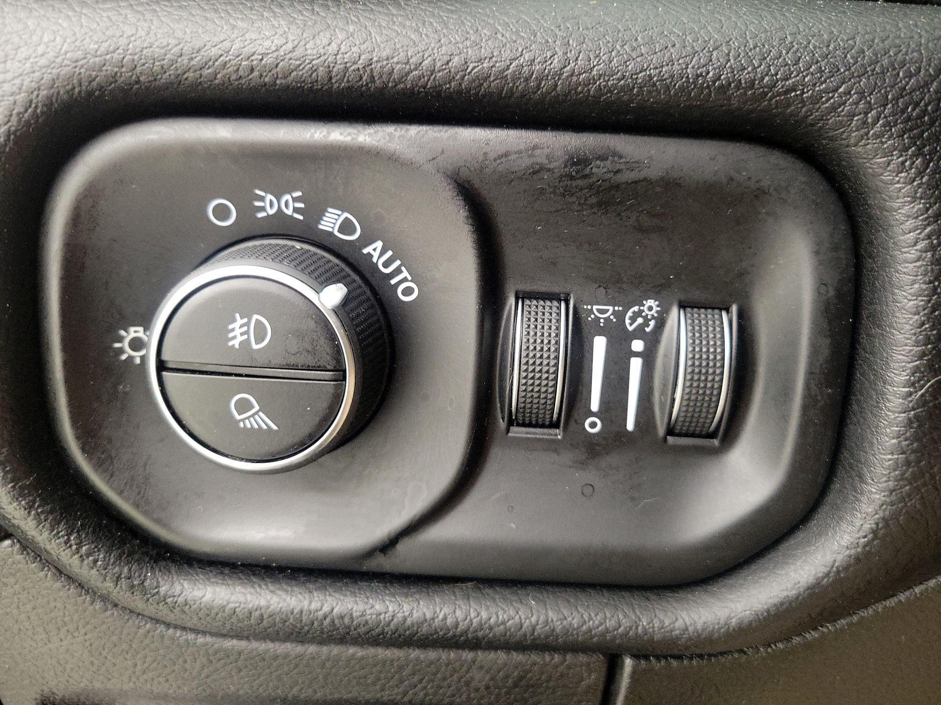 Thumbnail: 2019 RAM 1500 - 13