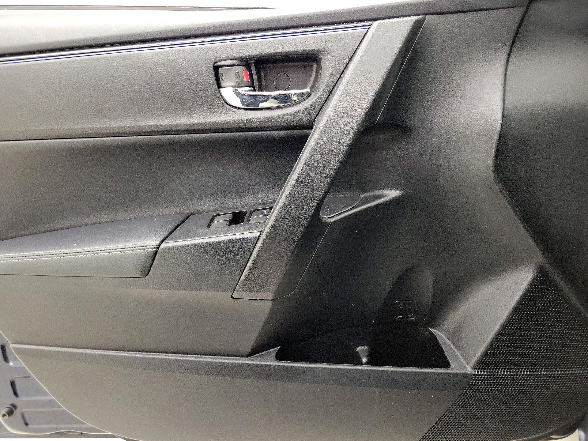 Thumbnail: 2017 Toyota Corolla - 12