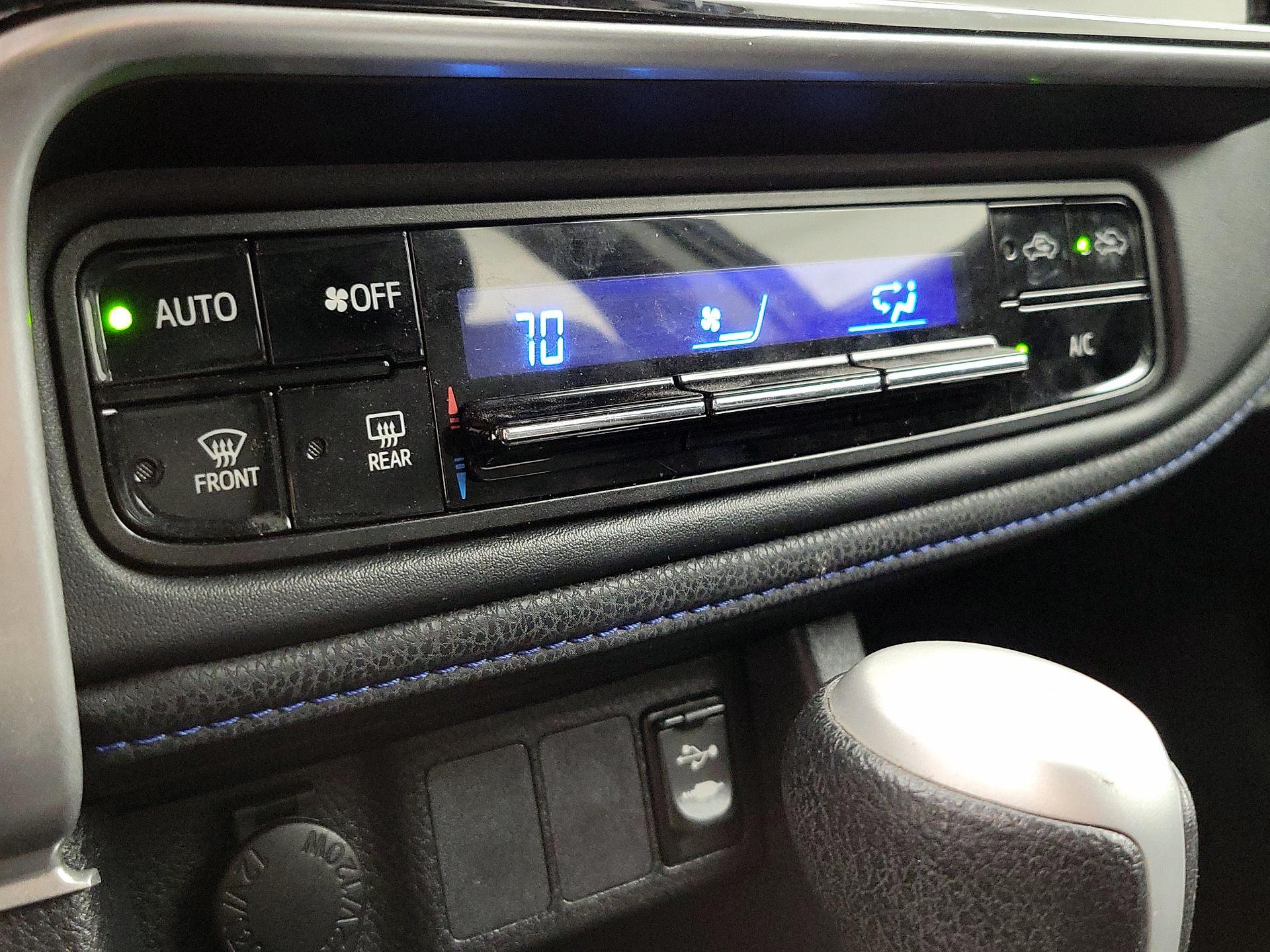 Thumbnail: 2017 Toyota Corolla - 16