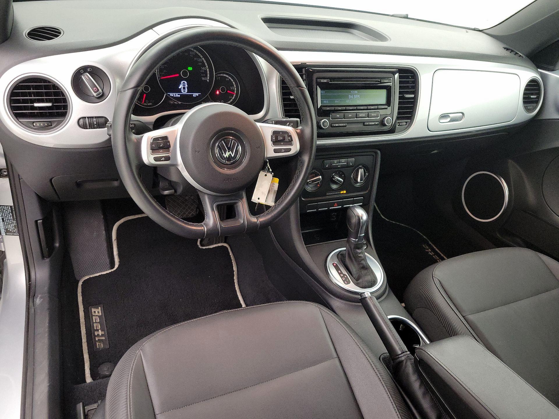 Thumbnail: 2014 Volkswagen Beetle - 9