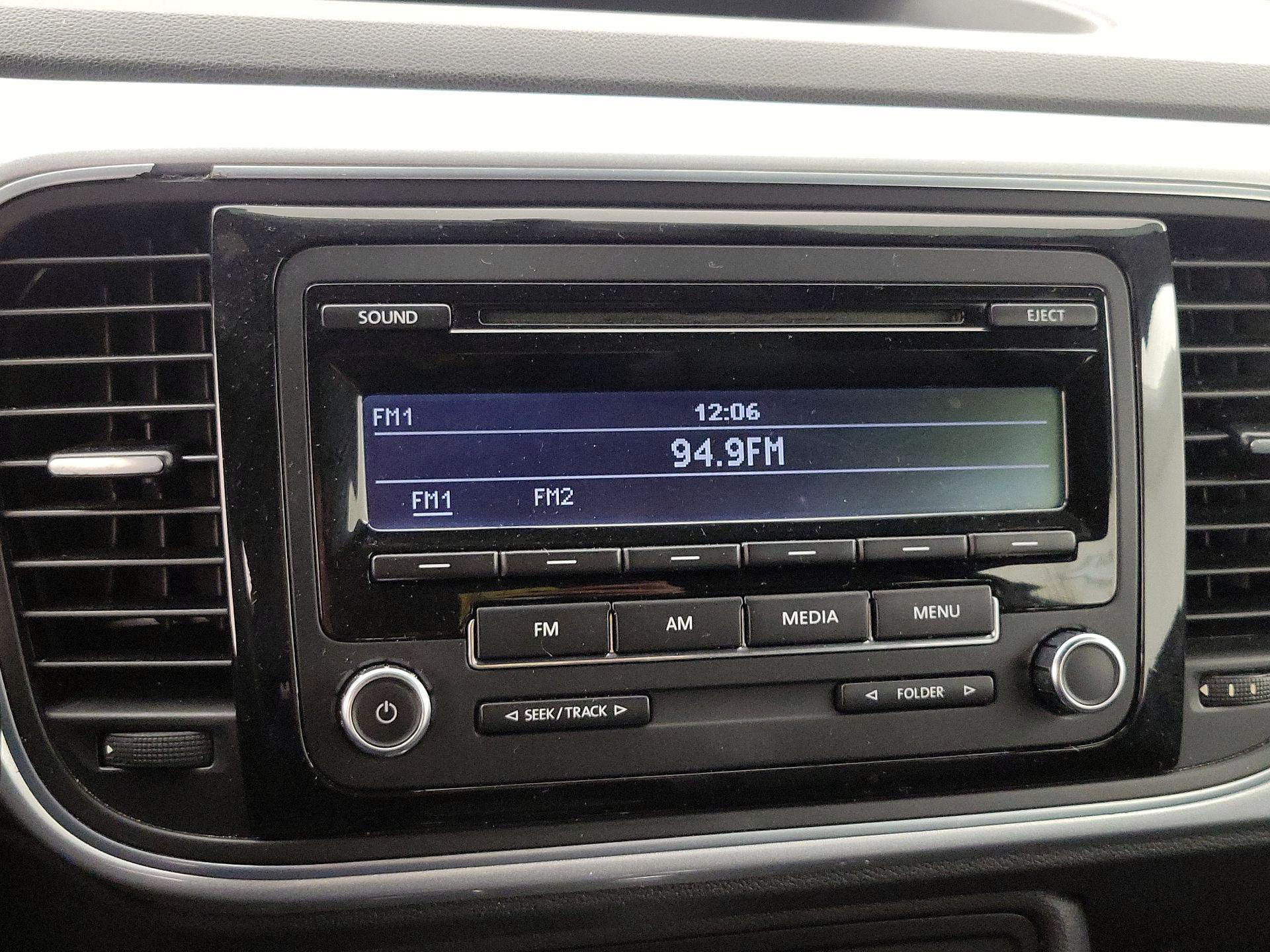 Thumbnail: 2014 Volkswagen Beetle - 14