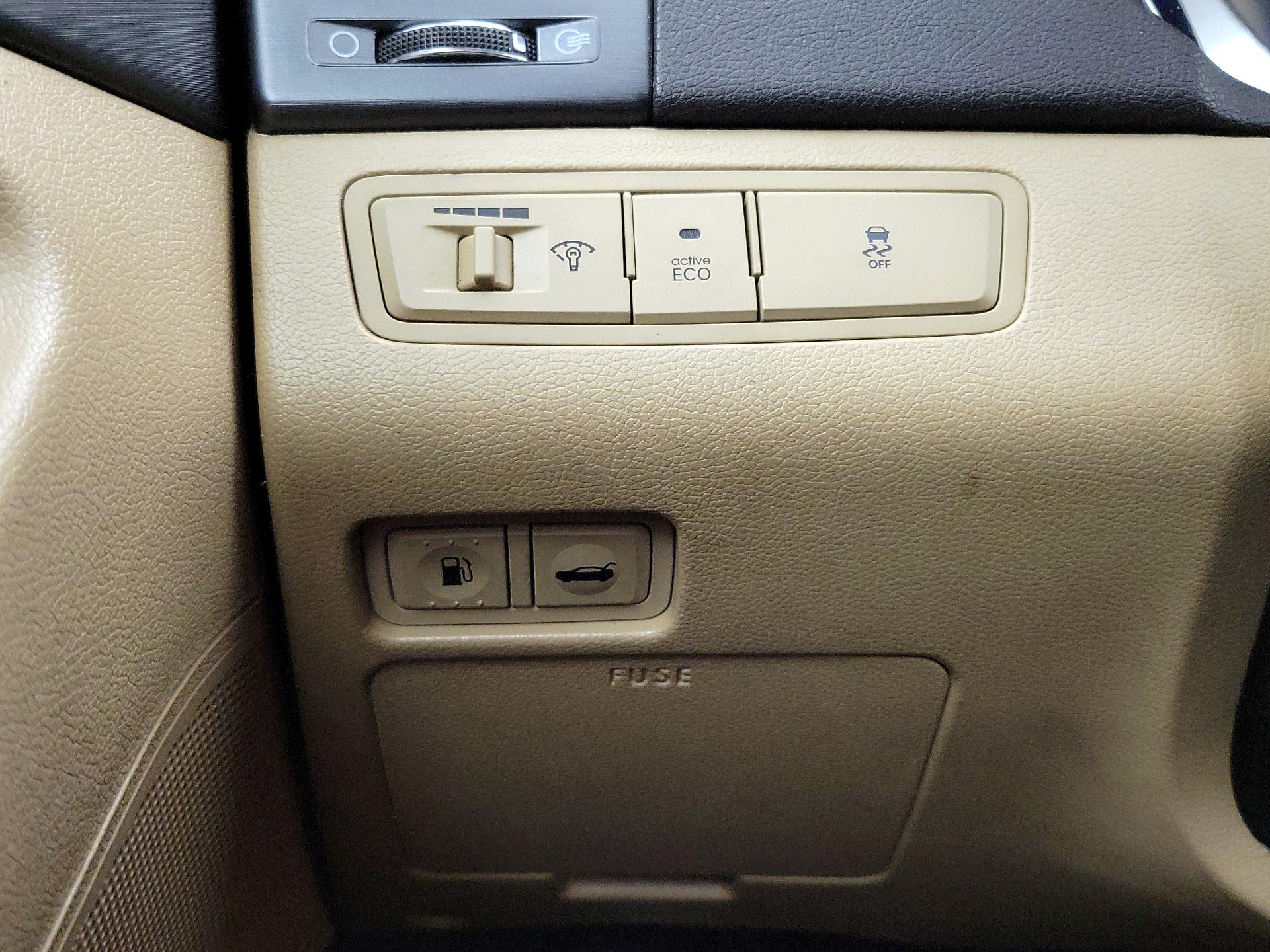 Thumbnail: 2014 Hyundai Sonata - 13