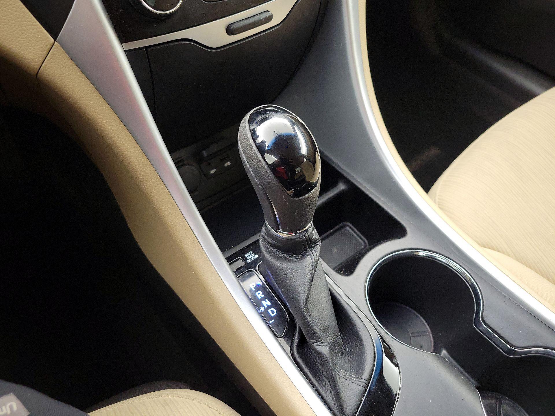 Thumbnail: 2014 Hyundai Sonata - 17