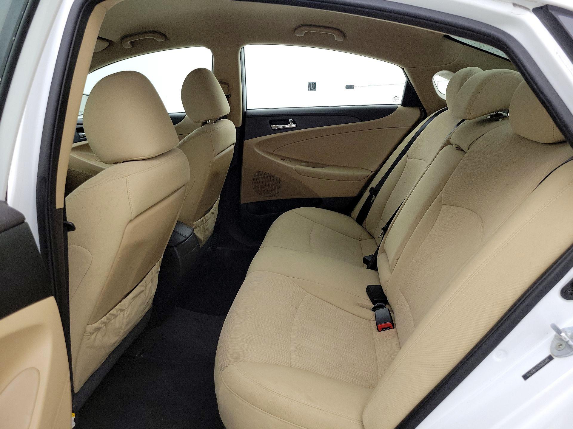 Thumbnail: 2014 Hyundai Sonata - 19