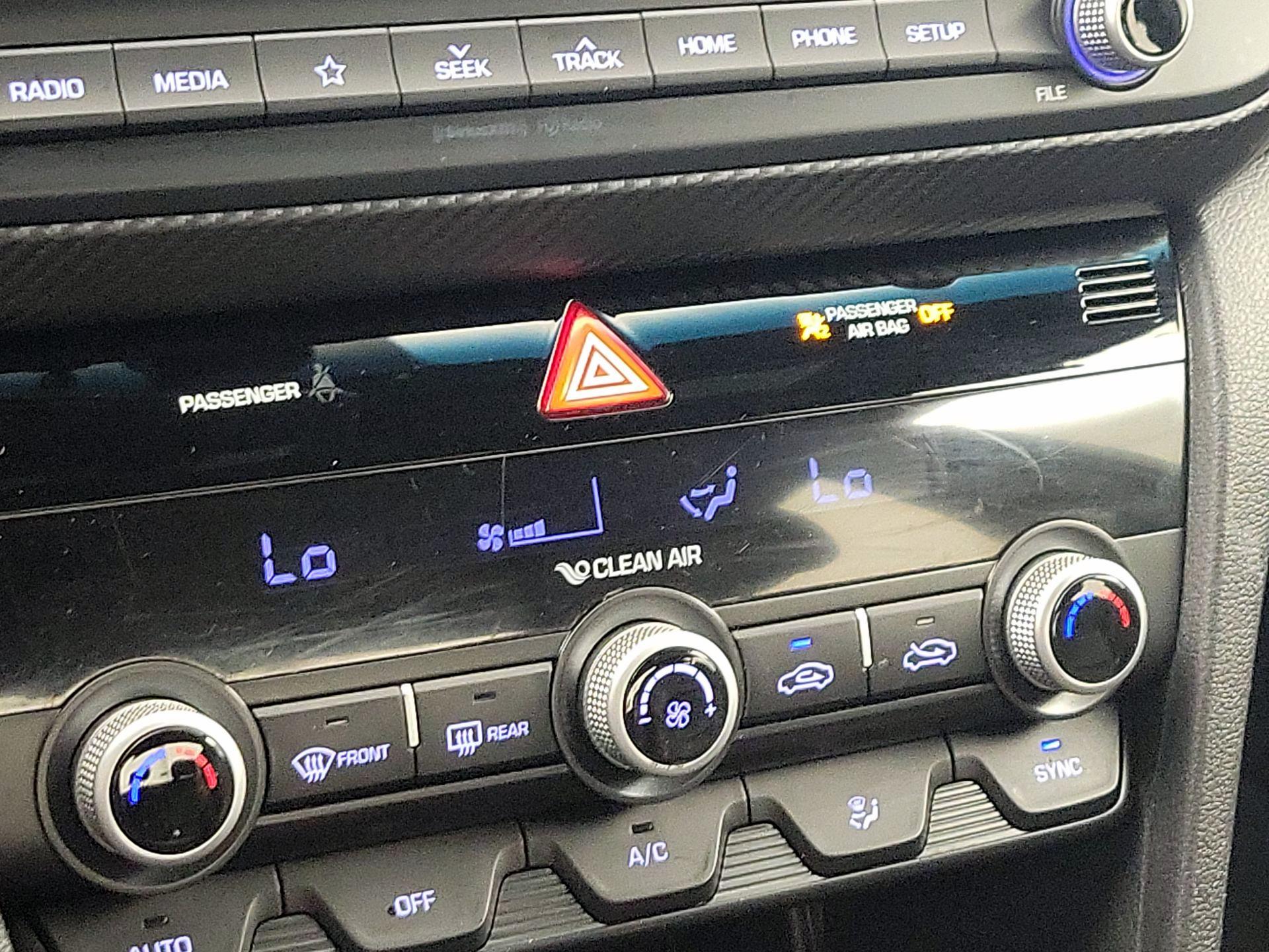 Thumbnail: 2020 Hyundai Elantra - 16