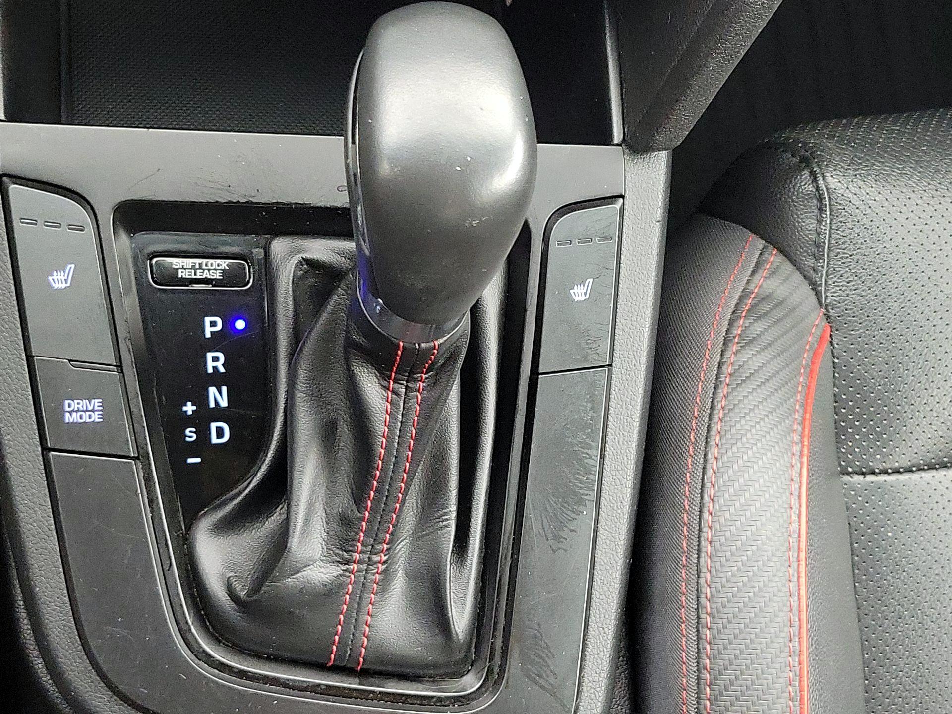 Thumbnail: 2020 Hyundai Elantra - 17