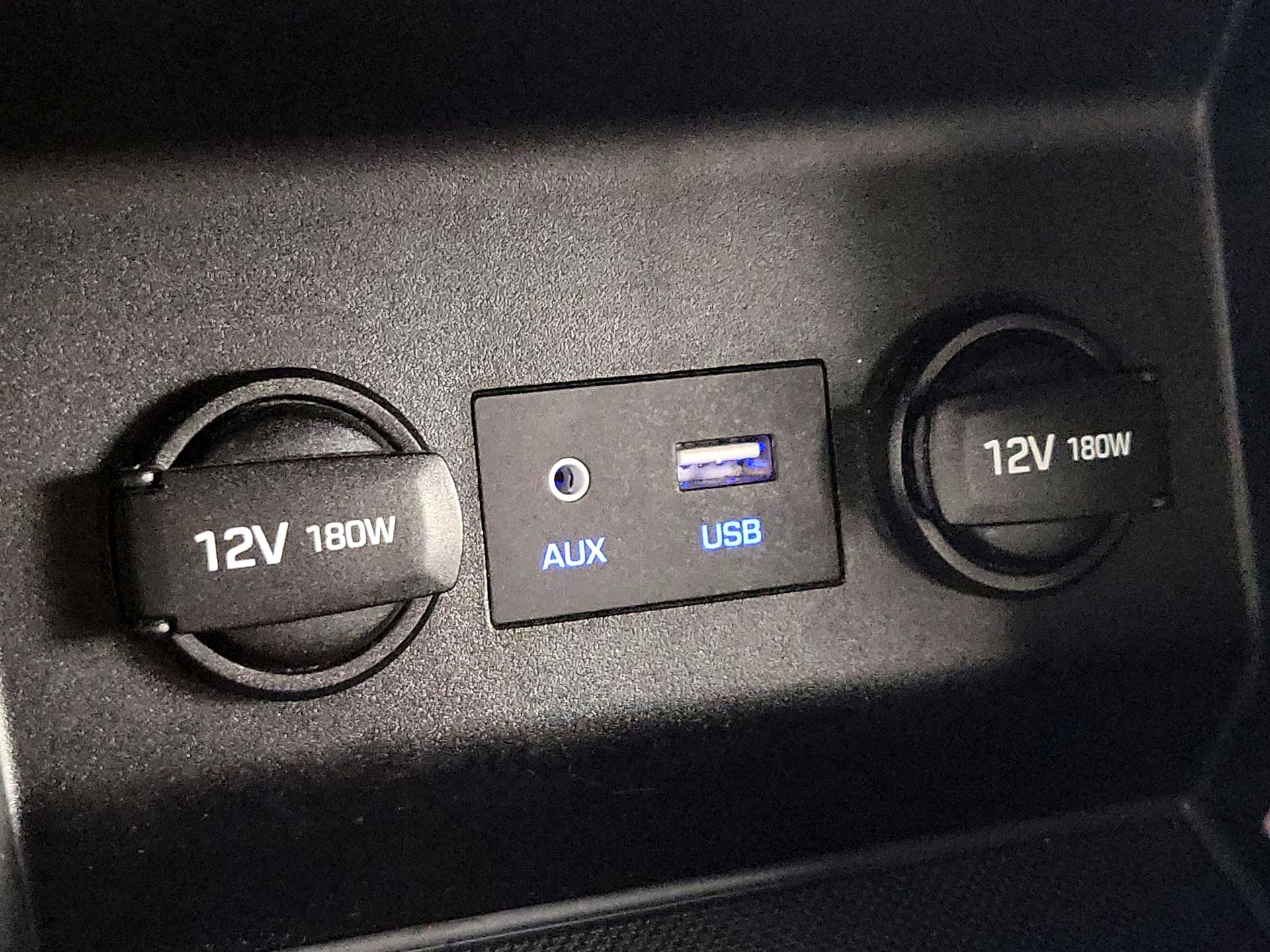 Thumbnail: 2020 Hyundai Elantra - 18