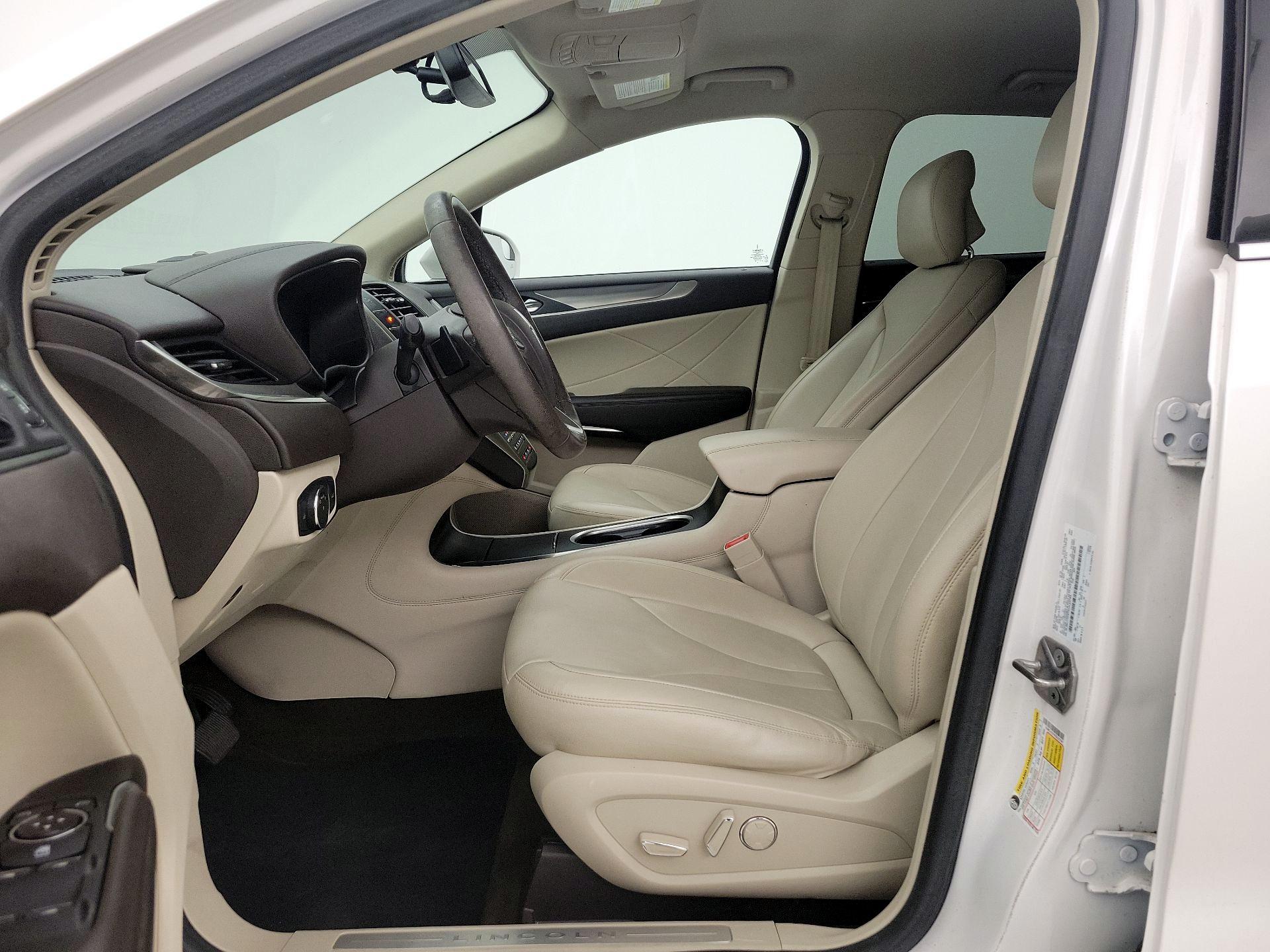 Thumbnail: 2019 Lincoln MKC - 11