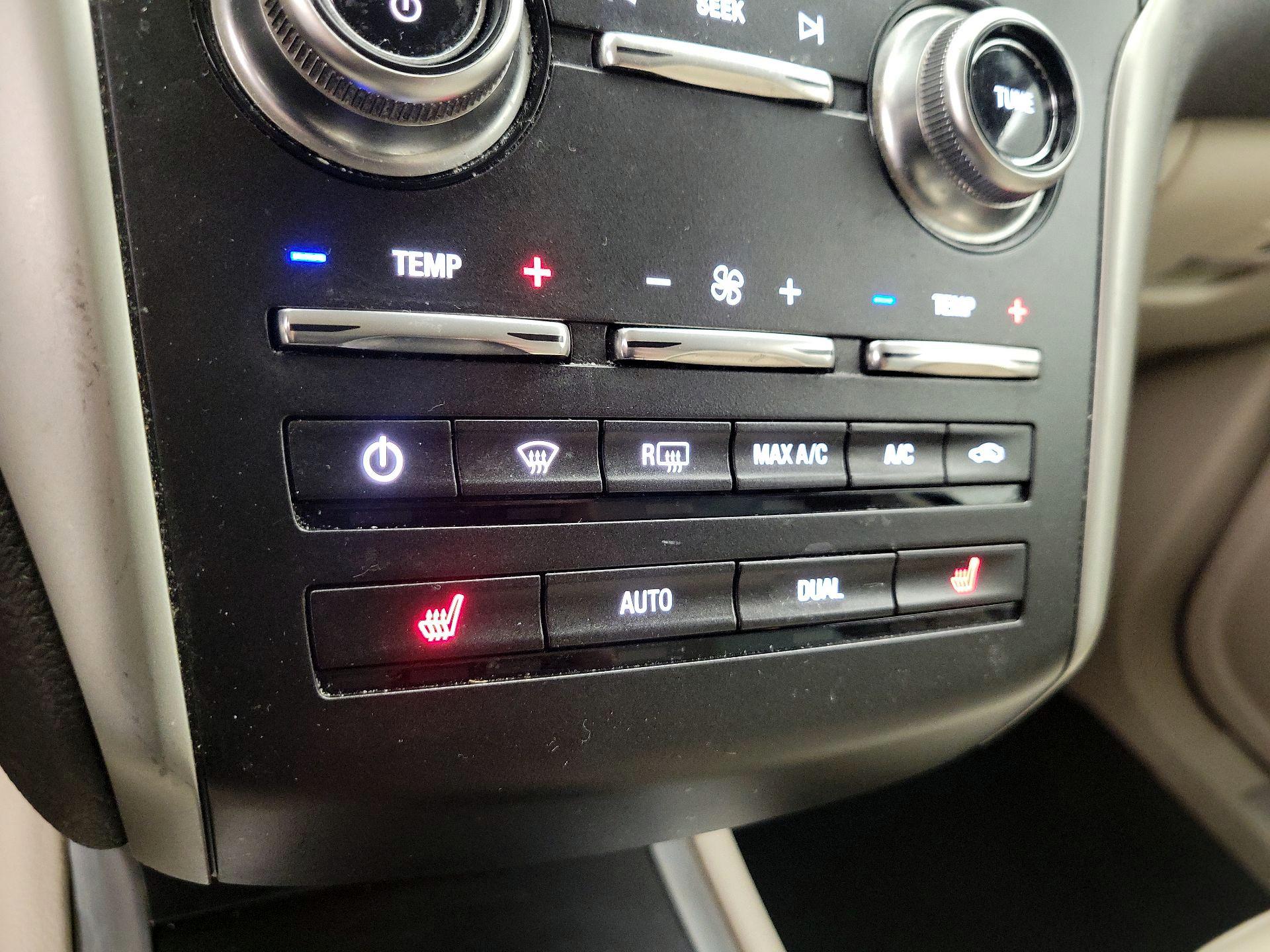 Thumbnail: 2019 Lincoln MKC - 16