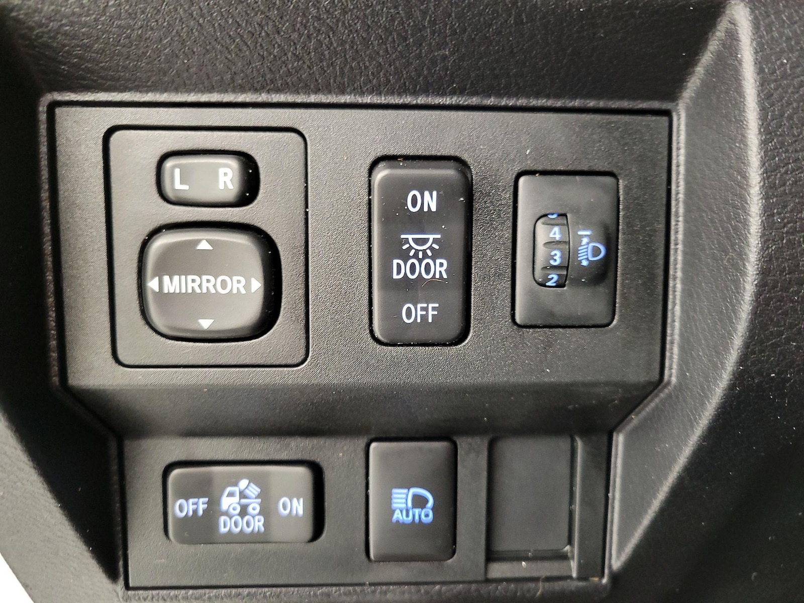 2021 Toyota Tundra SR5 - Photo 14