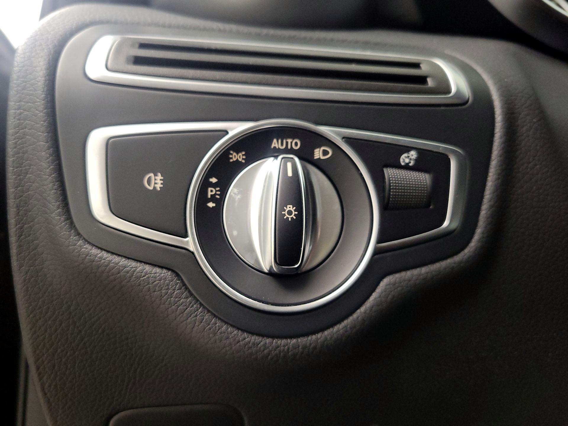 Thumbnail: 2019 Mercedes-Benz C-Class - 13