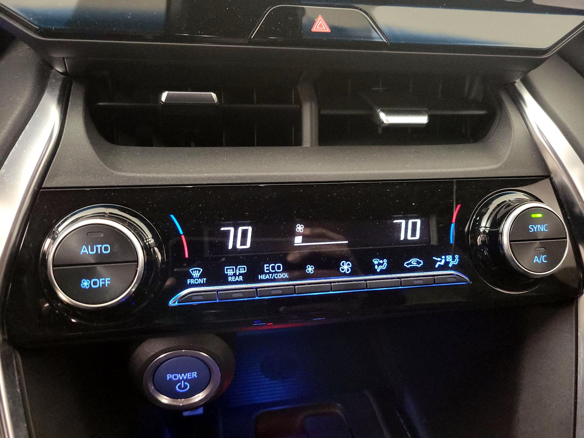 Thumbnail: 2021 Toyota Venza - 16