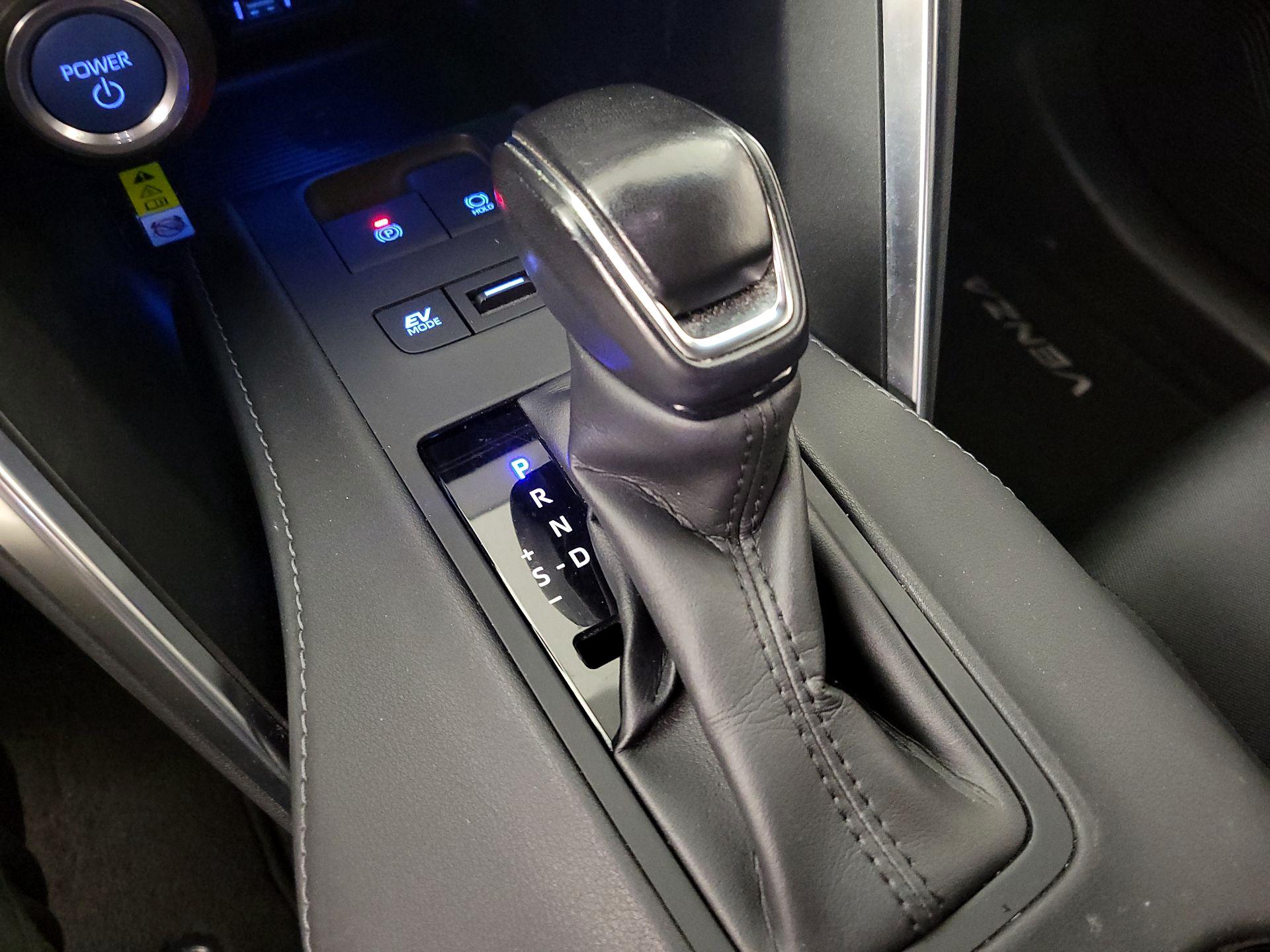 Thumbnail: 2021 Toyota Venza - 17