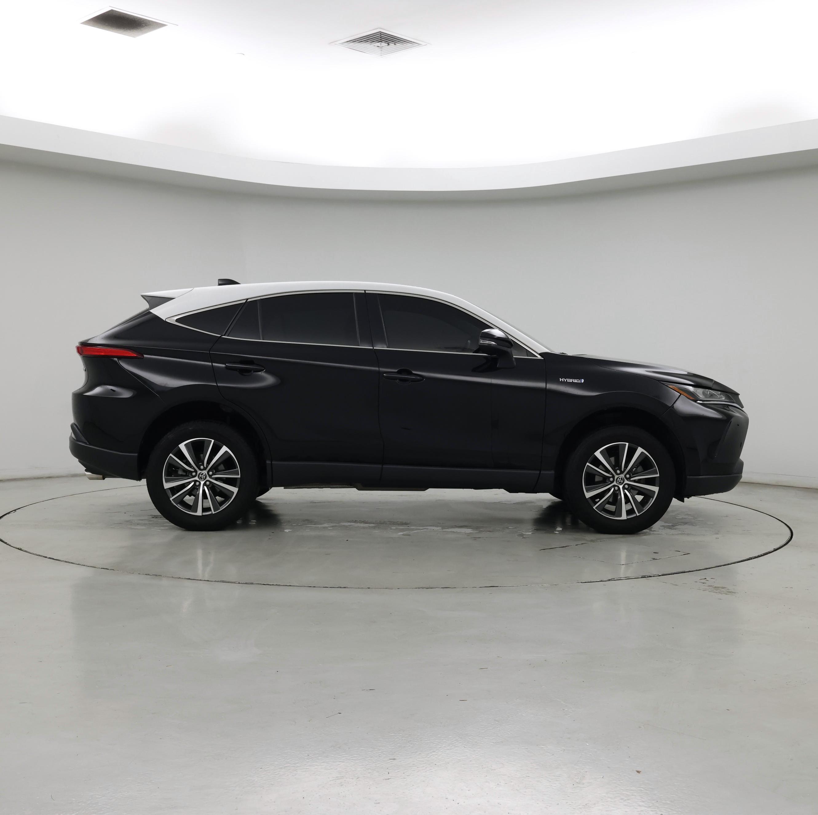 Thumbnail: 2021 Toyota Venza - 7