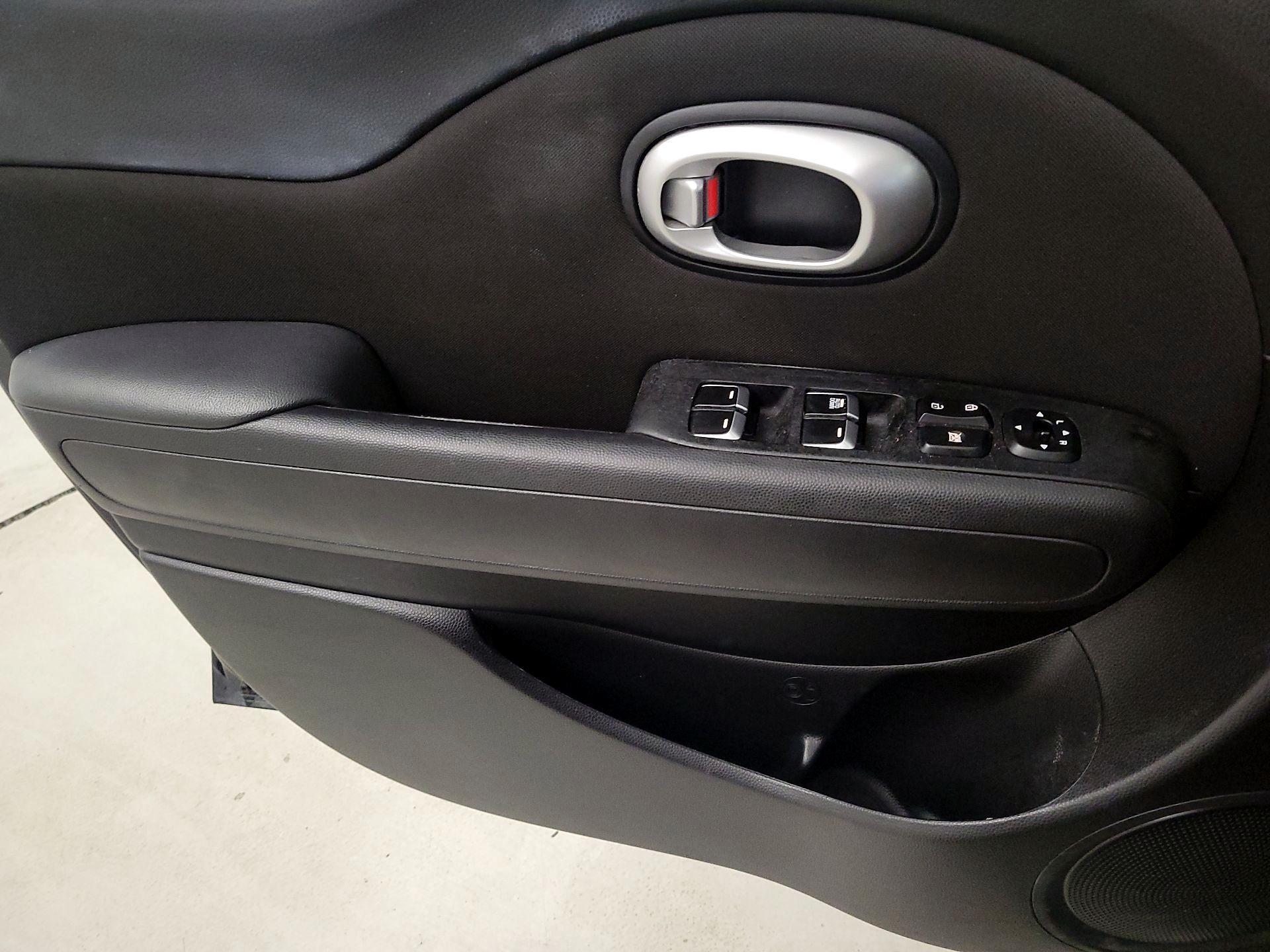 Thumbnail: 2018 Kia Soul - 12